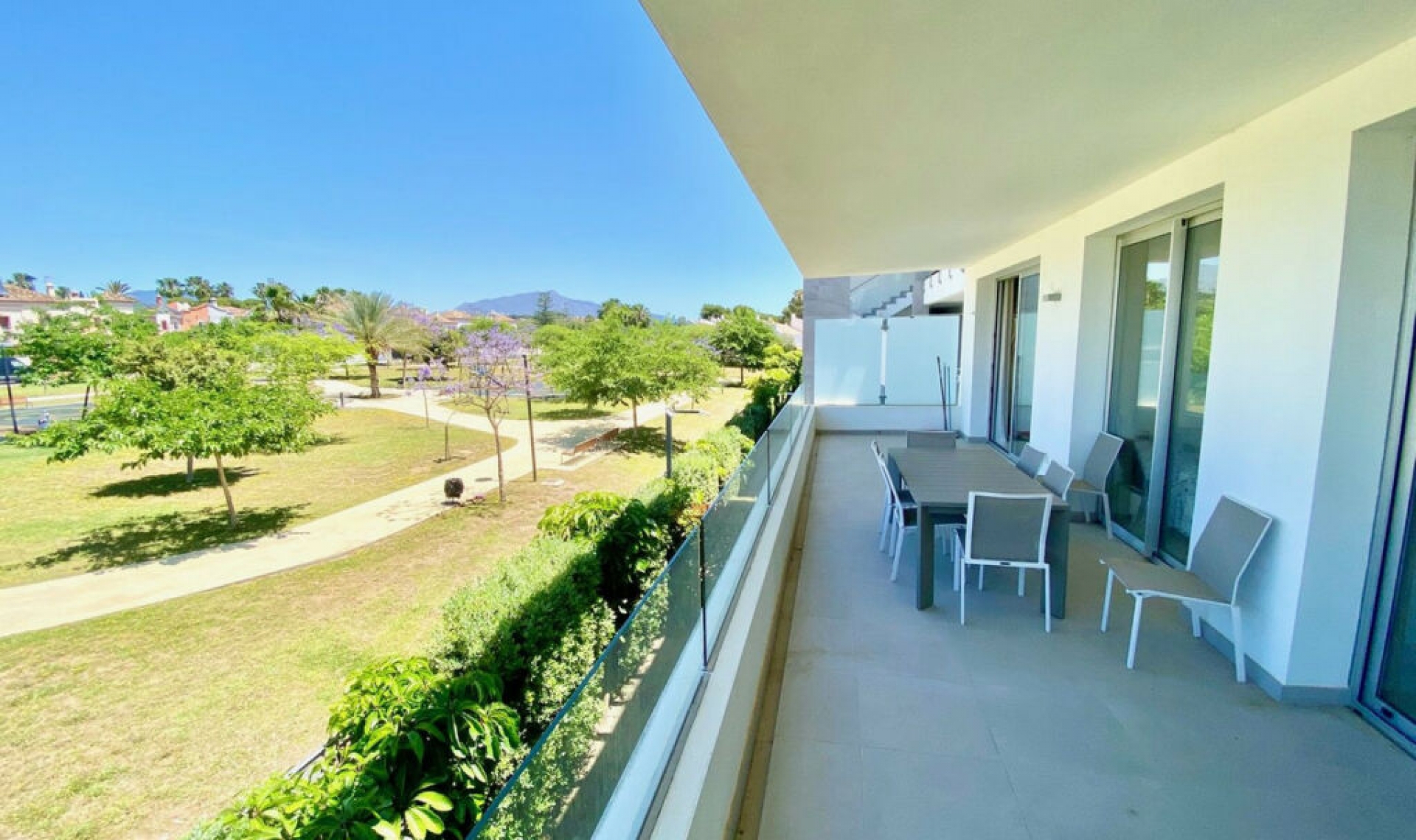 Resale - Apartment -
Estepona