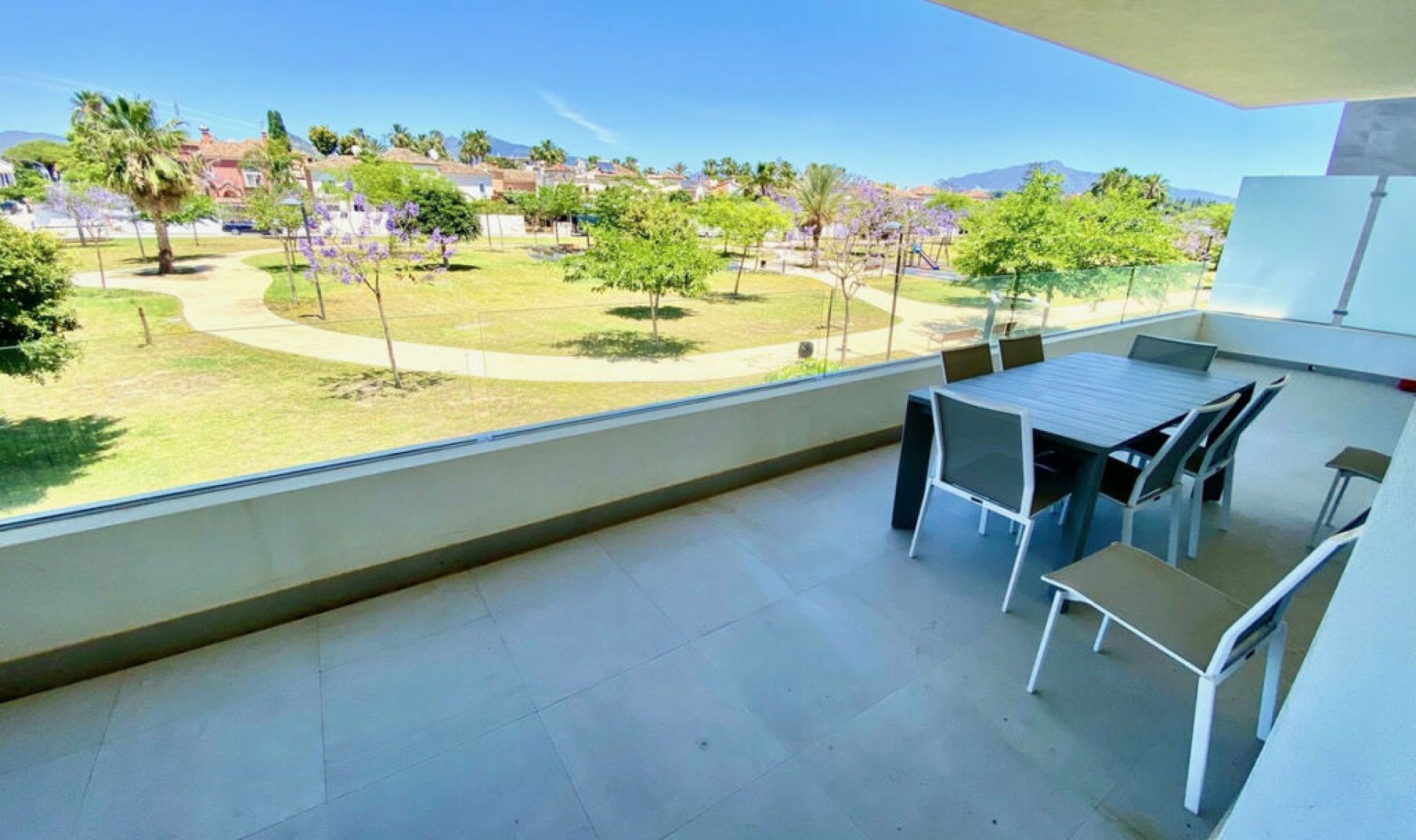Resale - Apartment -
Estepona