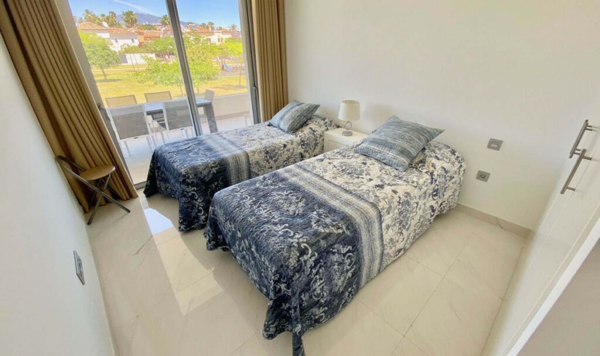 Resale - Apartment -
Estepona