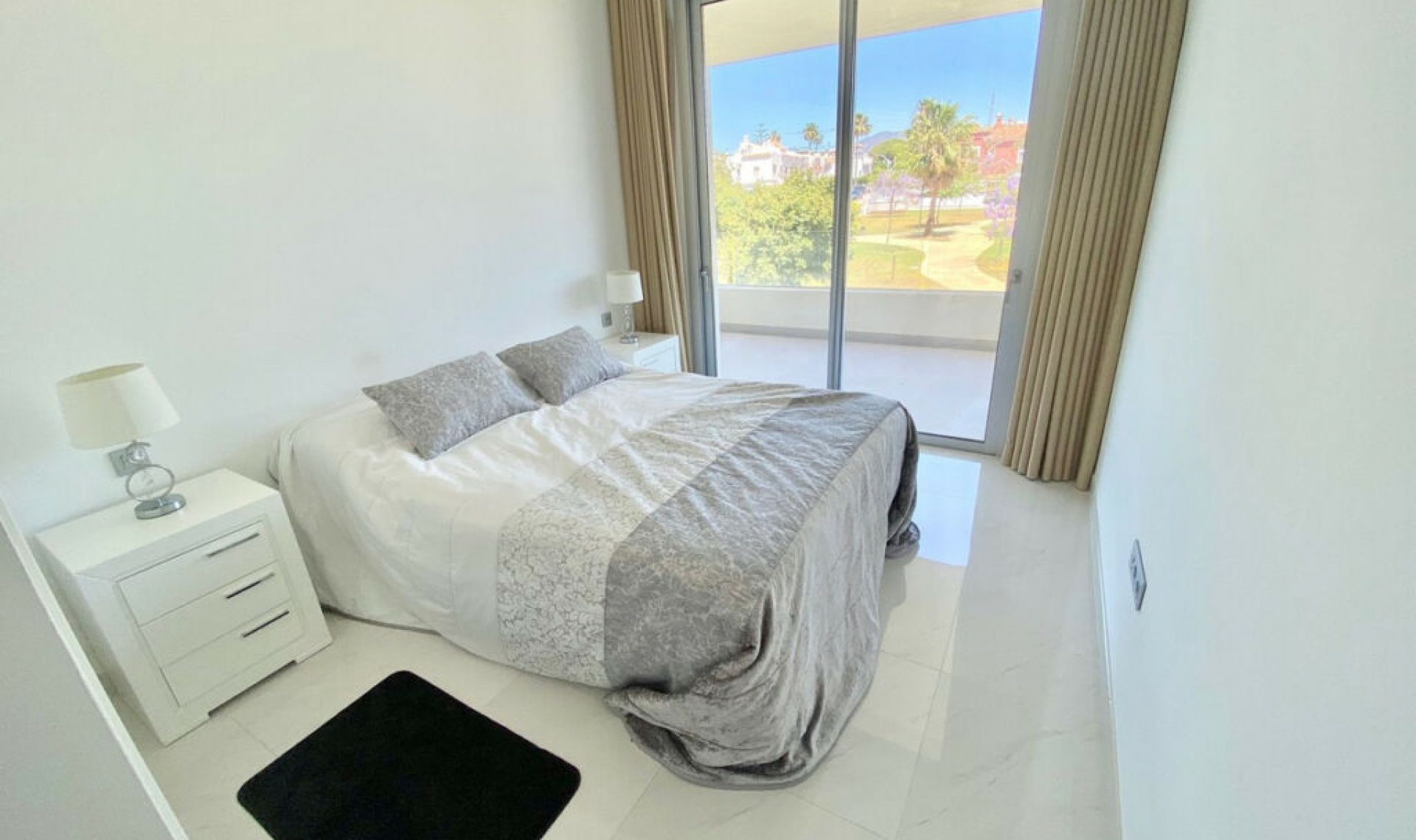 Resale - Apartment -
Estepona