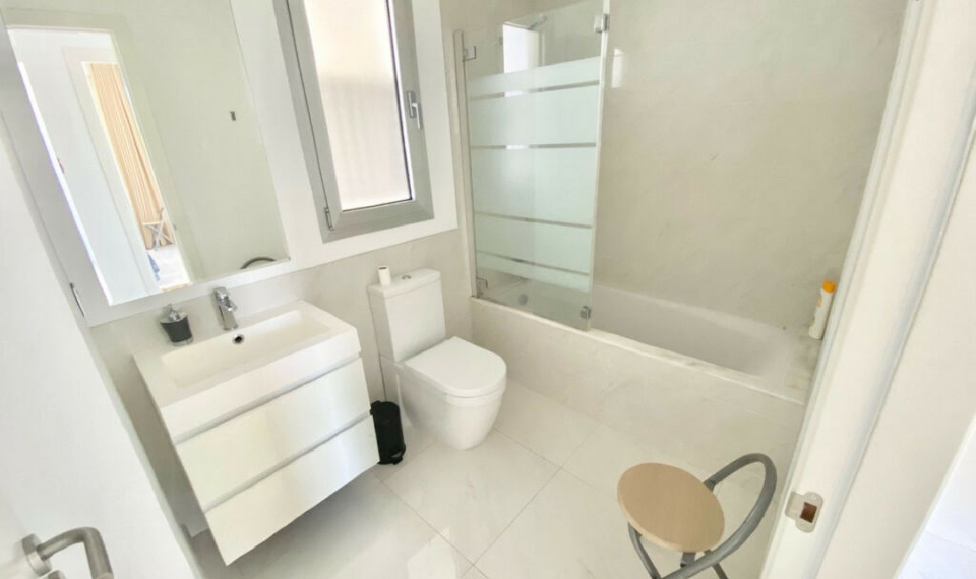 Resale - Apartment -
Estepona