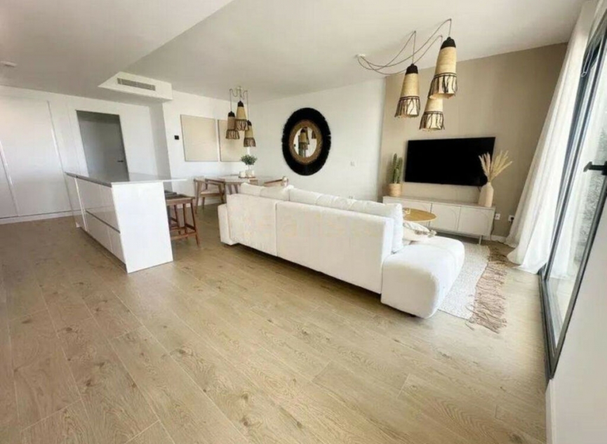 Resale - Apartment -
Estepona