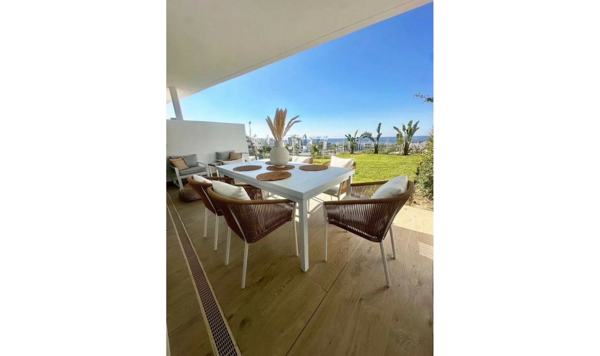 Resale - Apartment -
Estepona