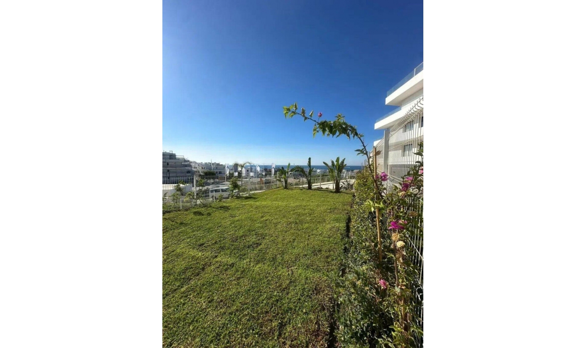 Resale - Apartment -
Estepona