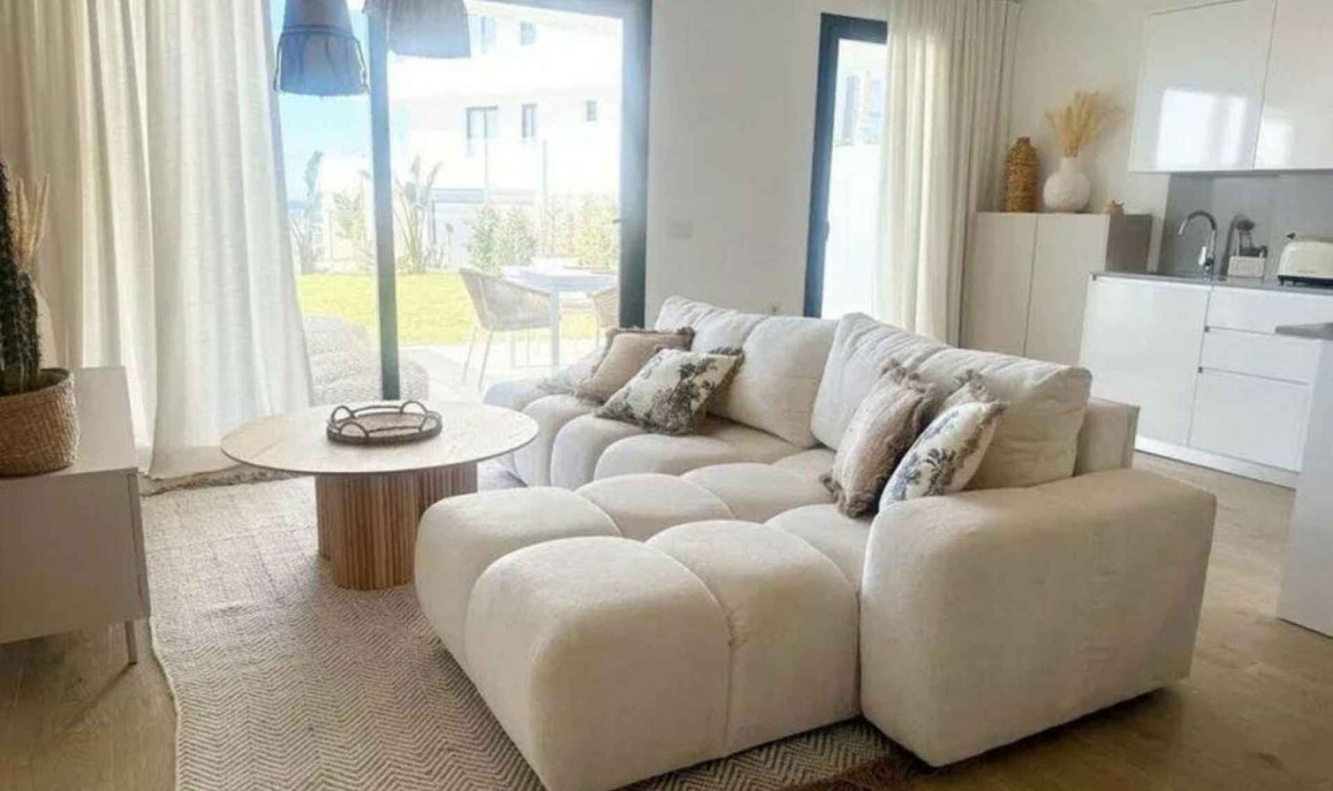 Resale - Apartment -
Estepona