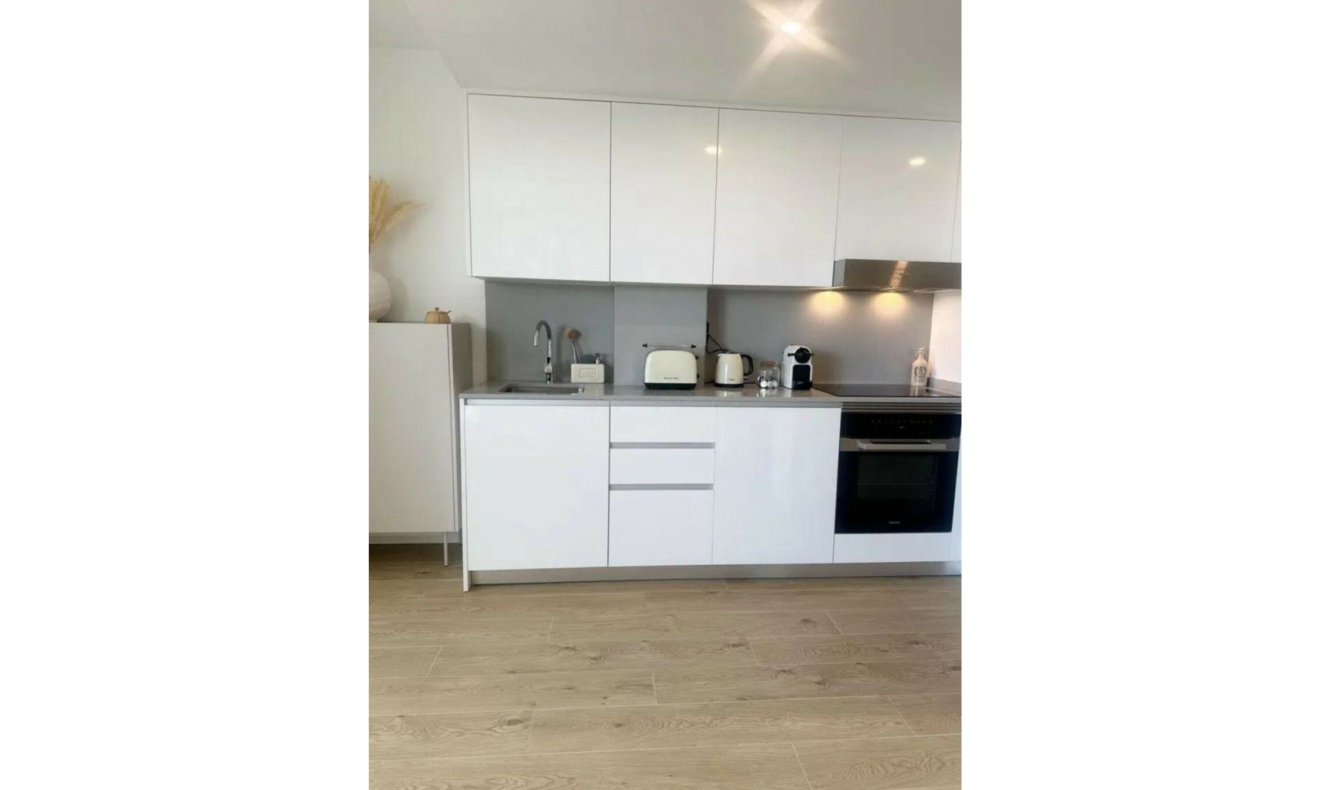Resale - Apartment -
Estepona