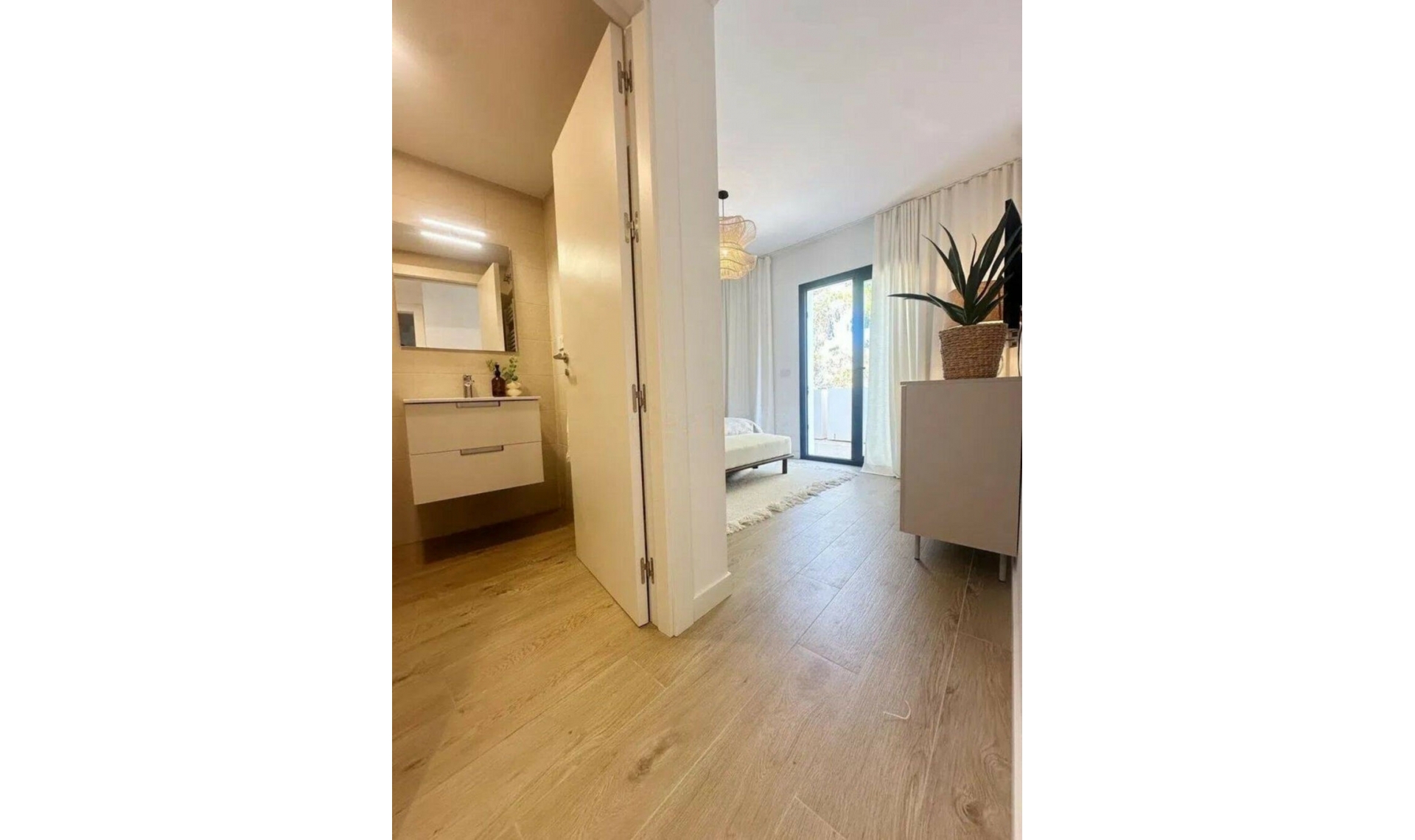 Resale - Apartment -
Estepona