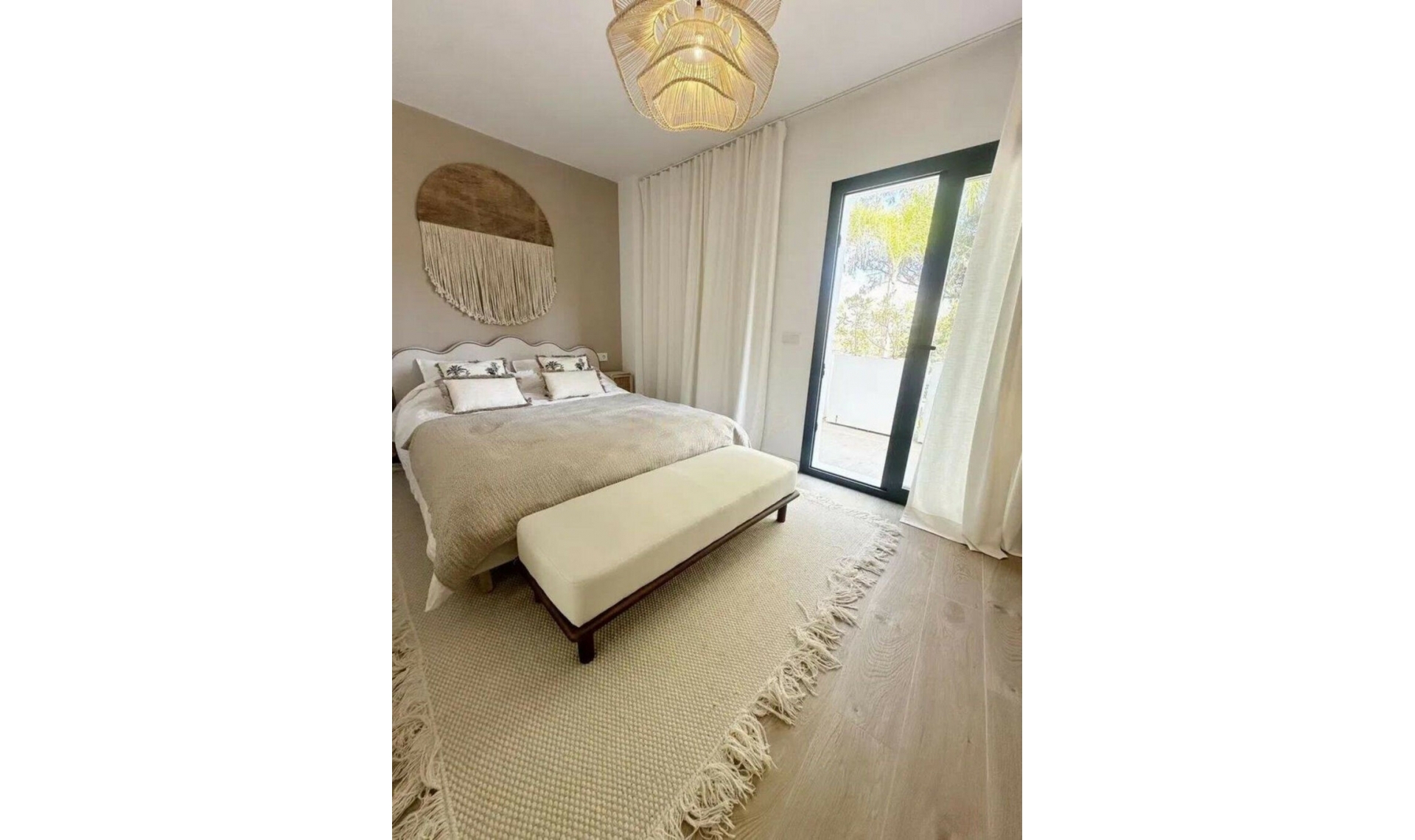 Resale - Apartment -
Estepona