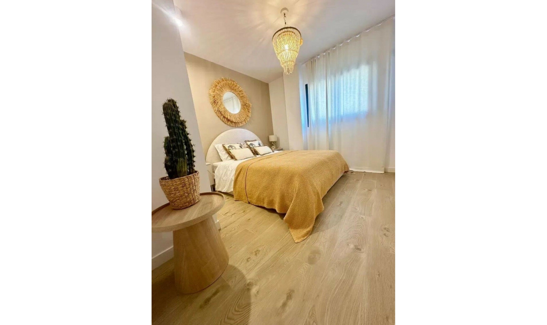 Resale - Apartment -
Estepona