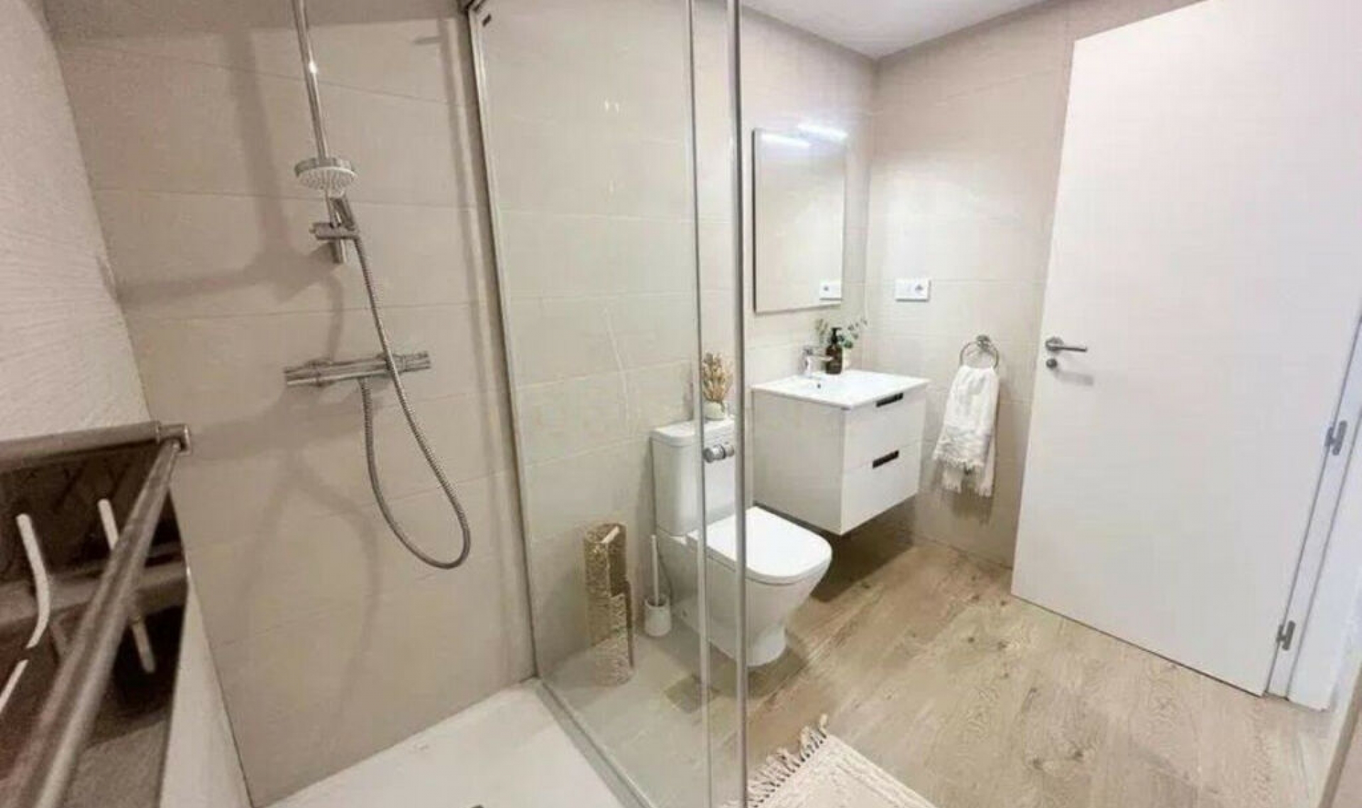 Resale - Apartment -
Estepona