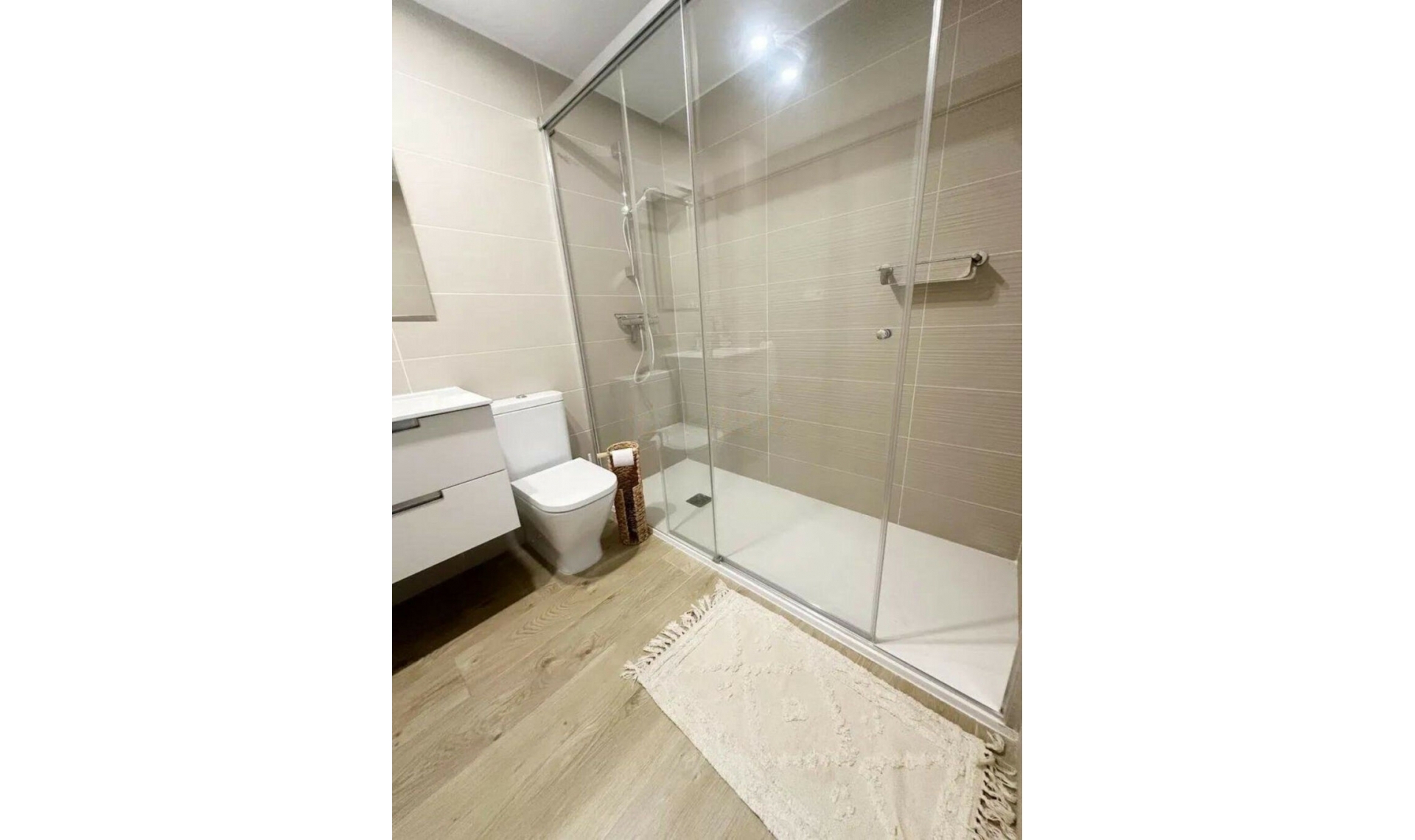 Resale - Apartment -
Estepona