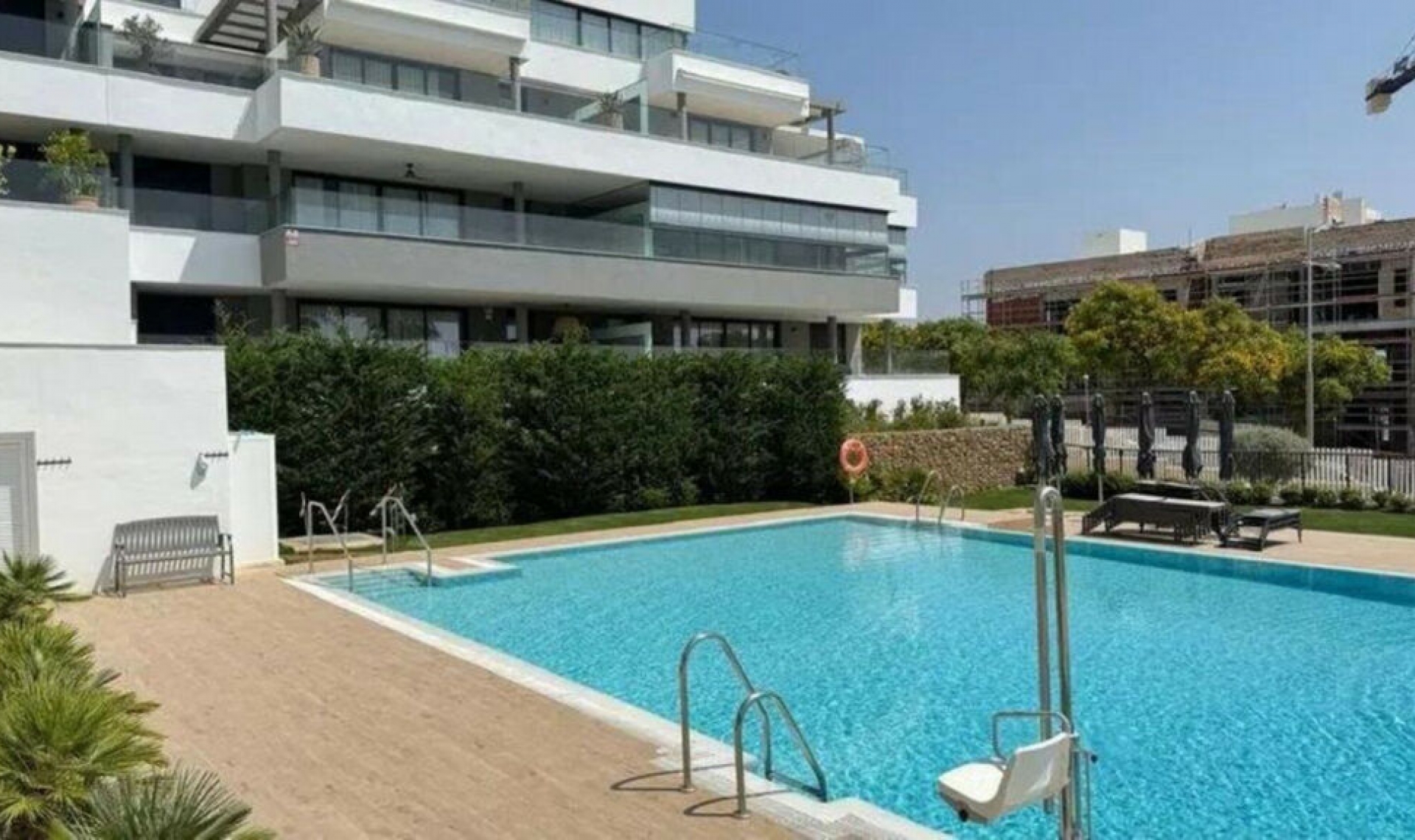 Resale - Apartment -
Estepona