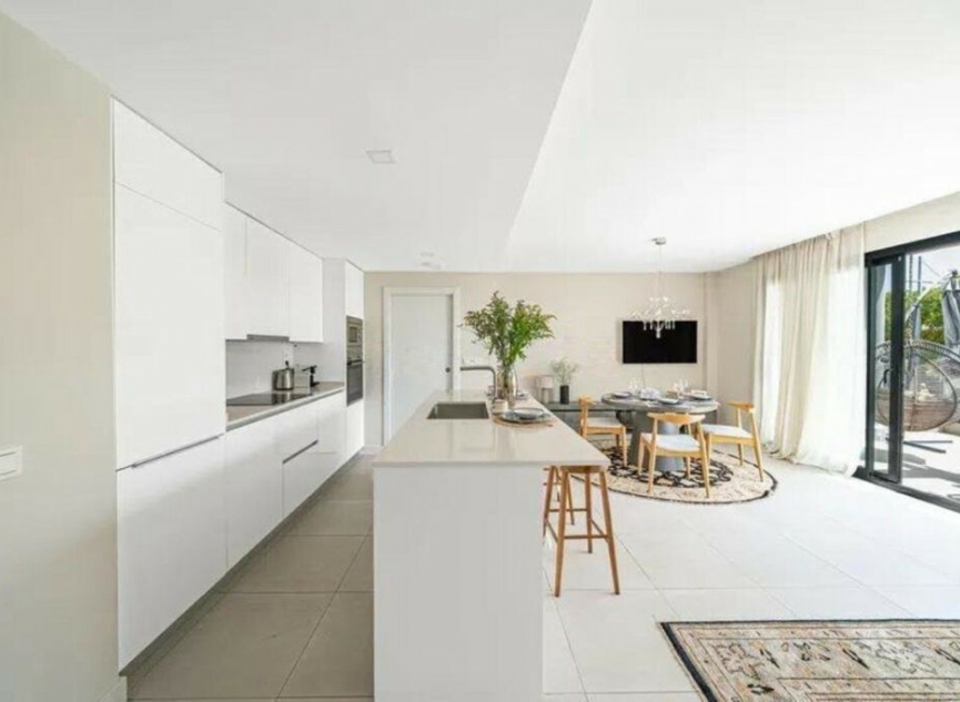 Resale - Apartment -
Estepona