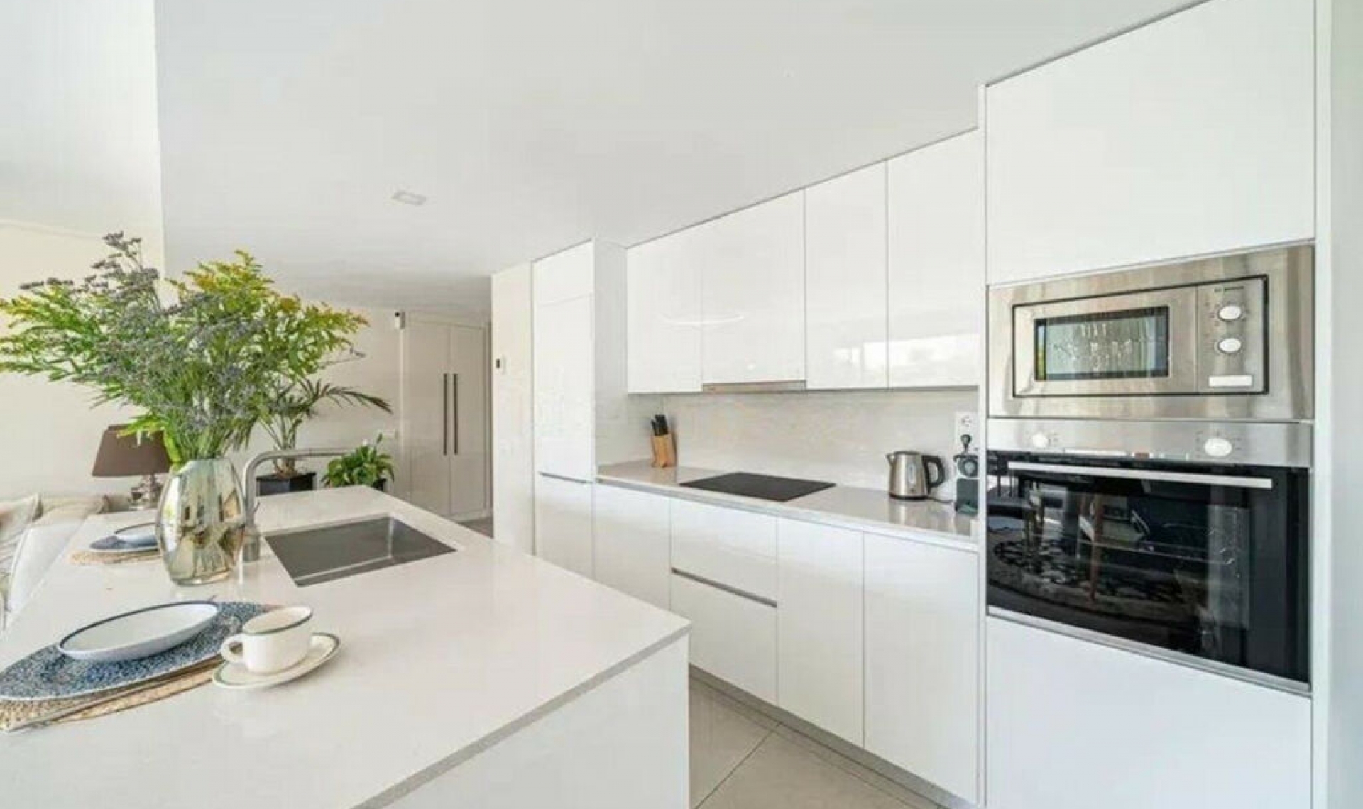 Resale - Apartment -
Estepona