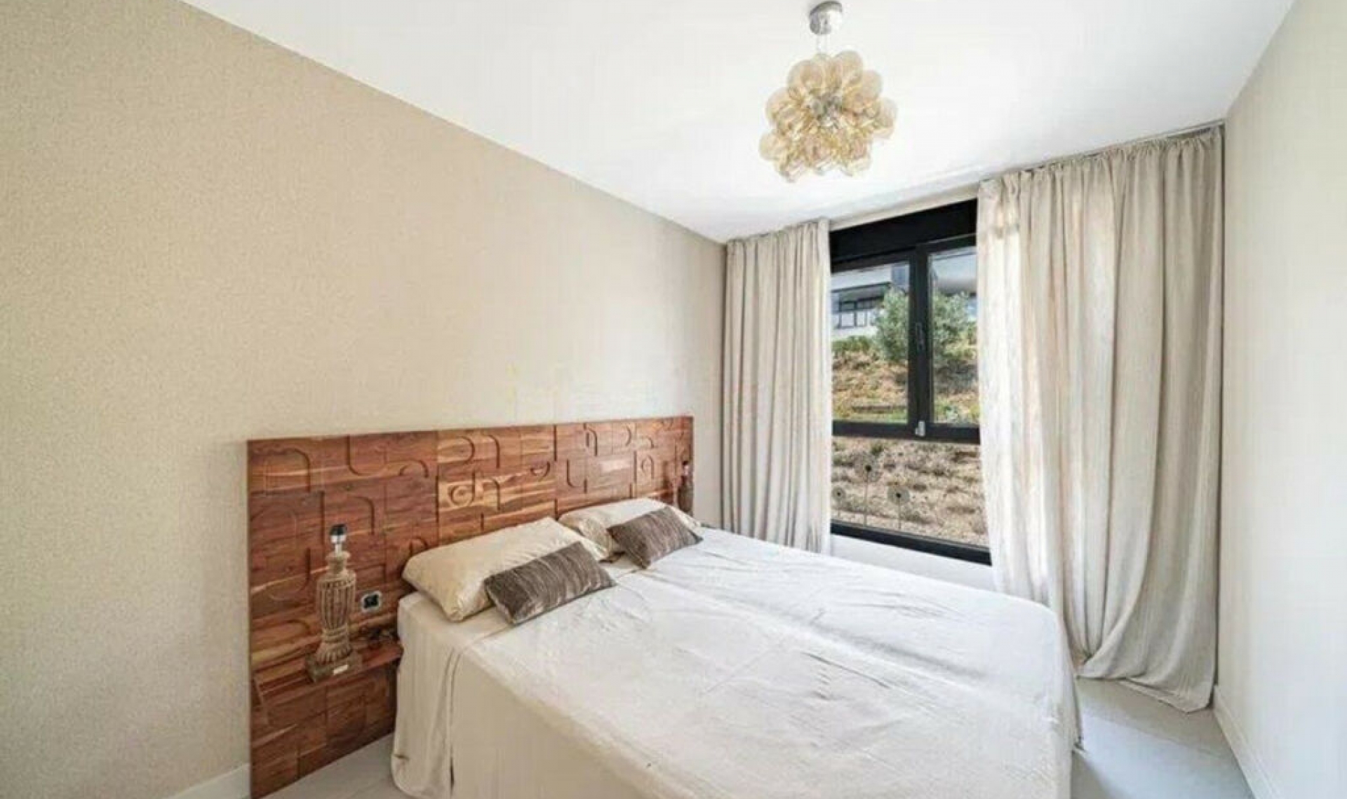 Resale - Apartment -
Estepona