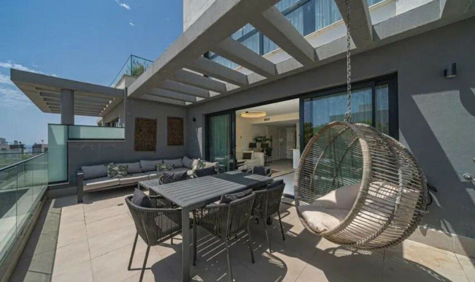 Resale - Apartment -
Estepona