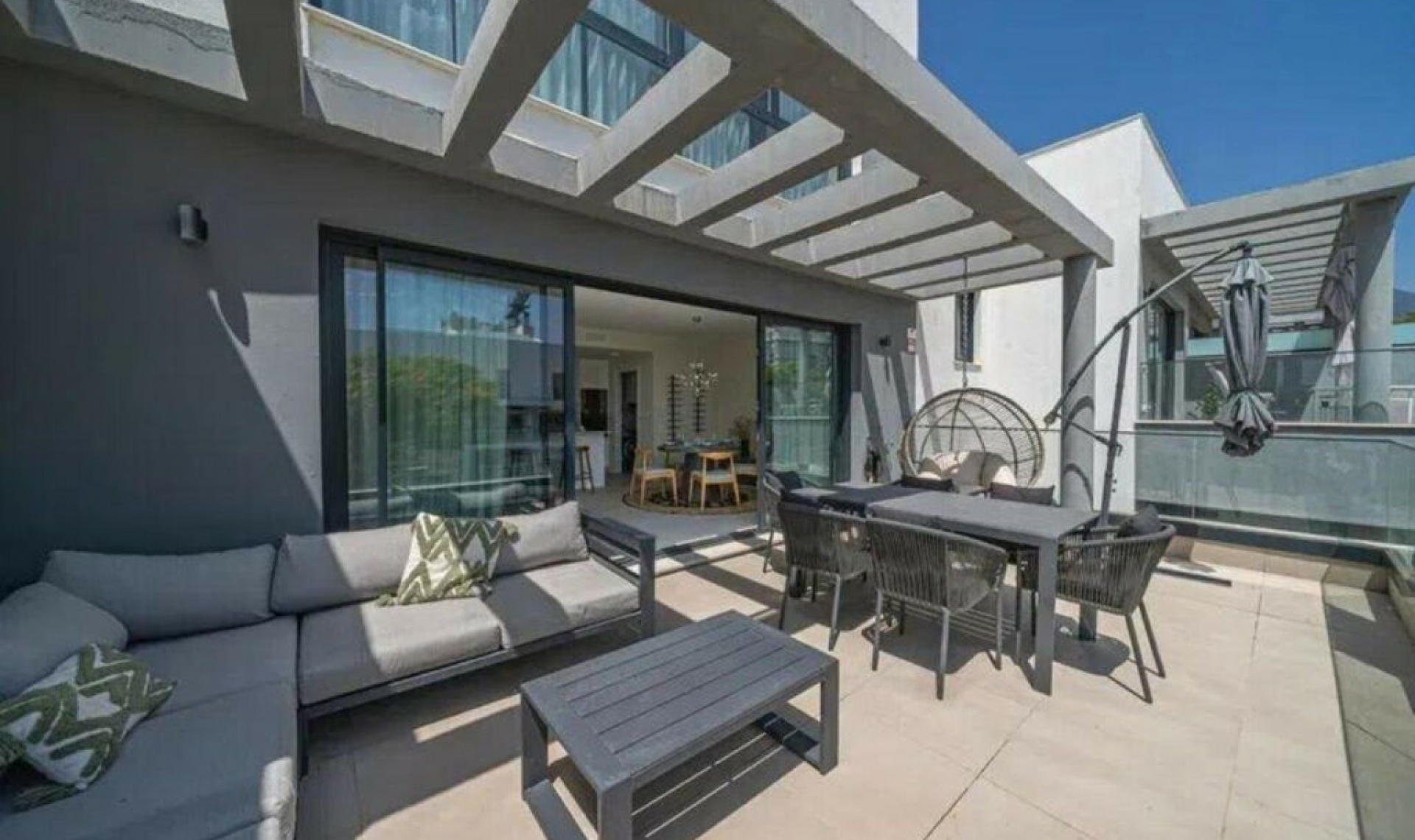 Resale - Apartment -
Estepona