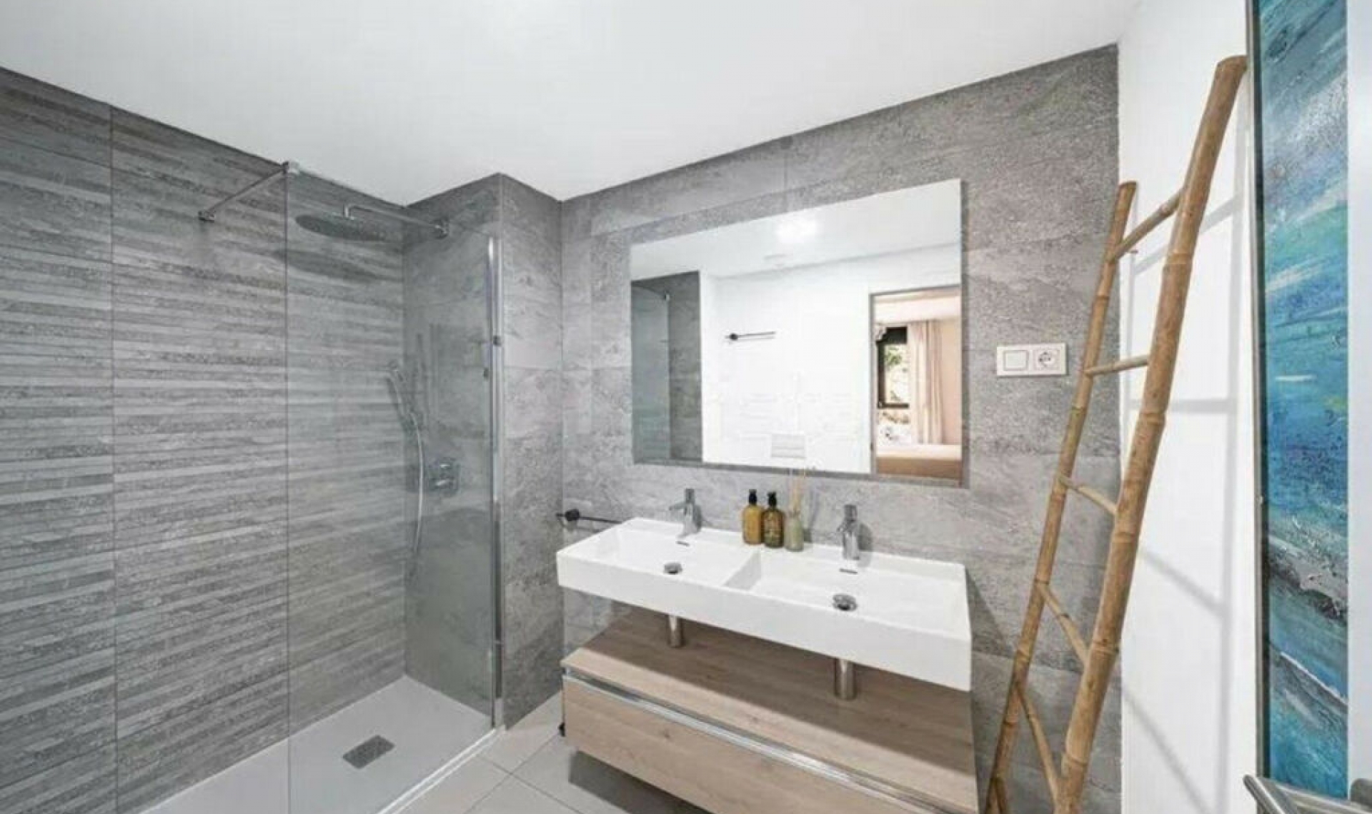 Resale - Apartment -
Estepona