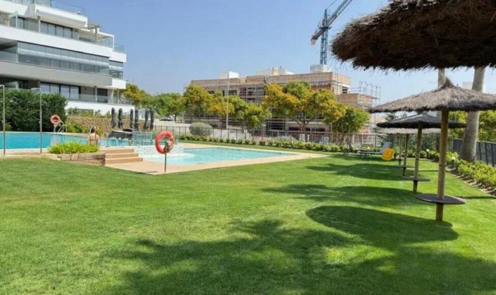 Resale - Apartment -
Estepona