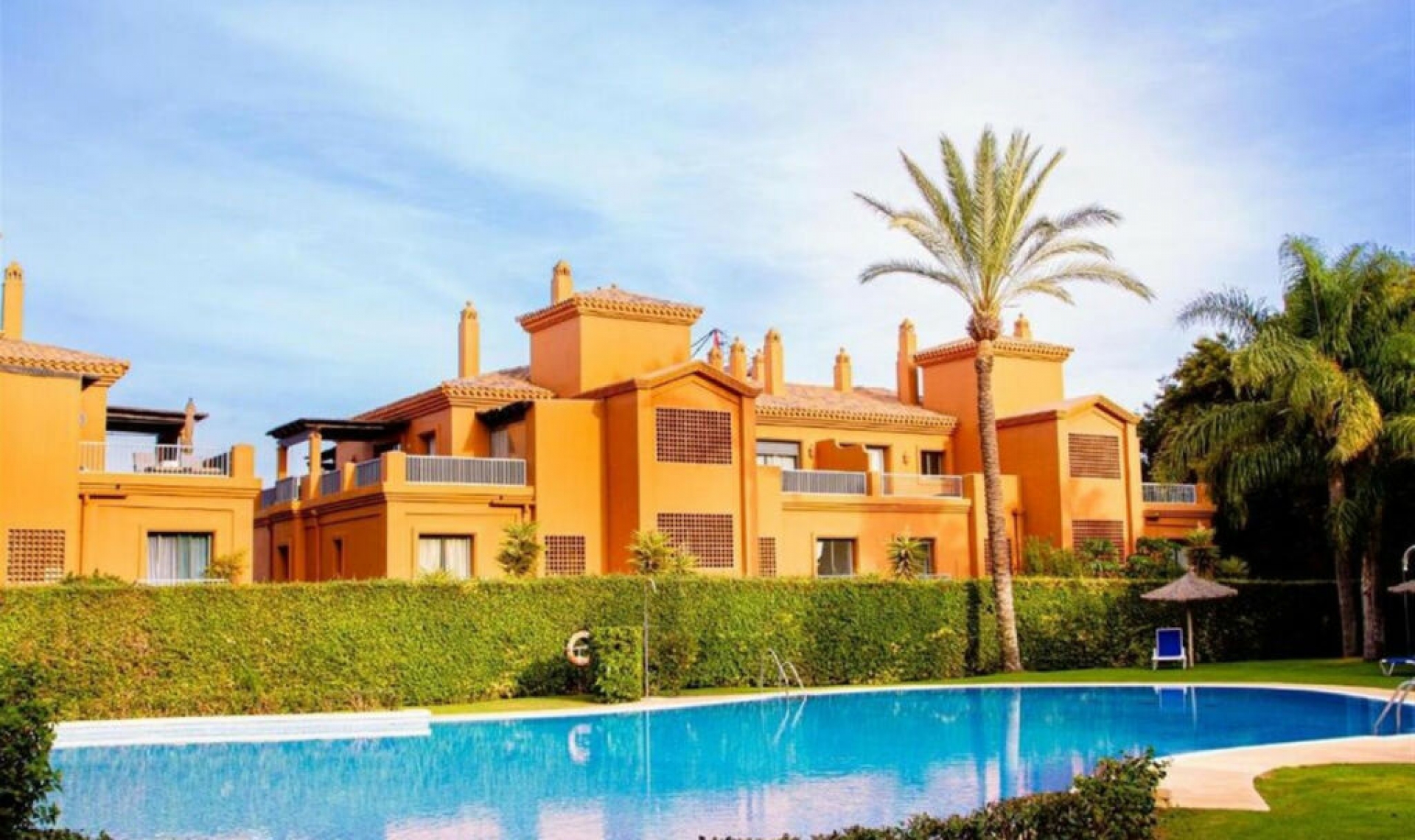 Resale - Apartment -
Estepona