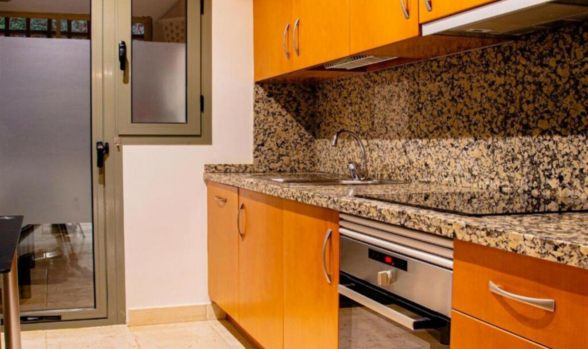 Resale - Apartment -
Estepona