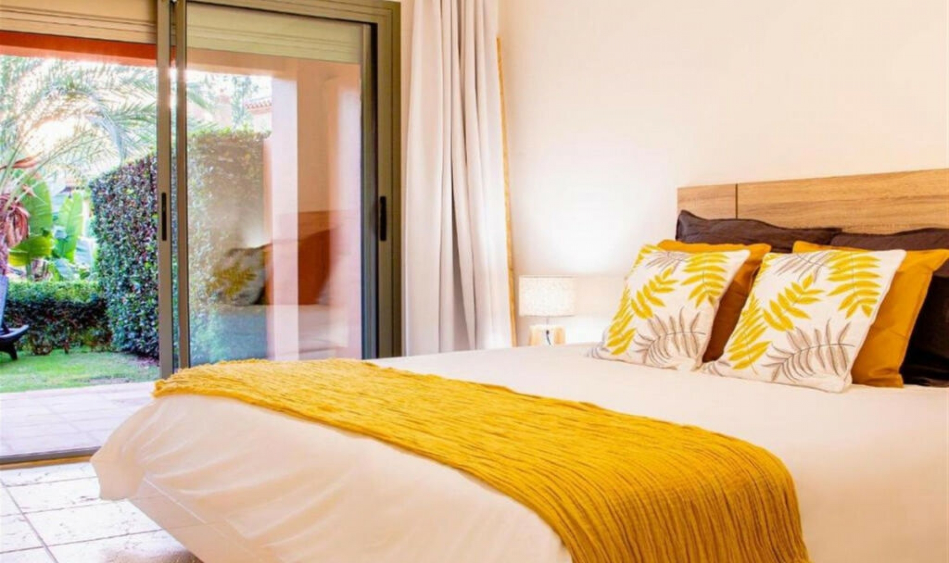 Resale - Apartment -
Estepona