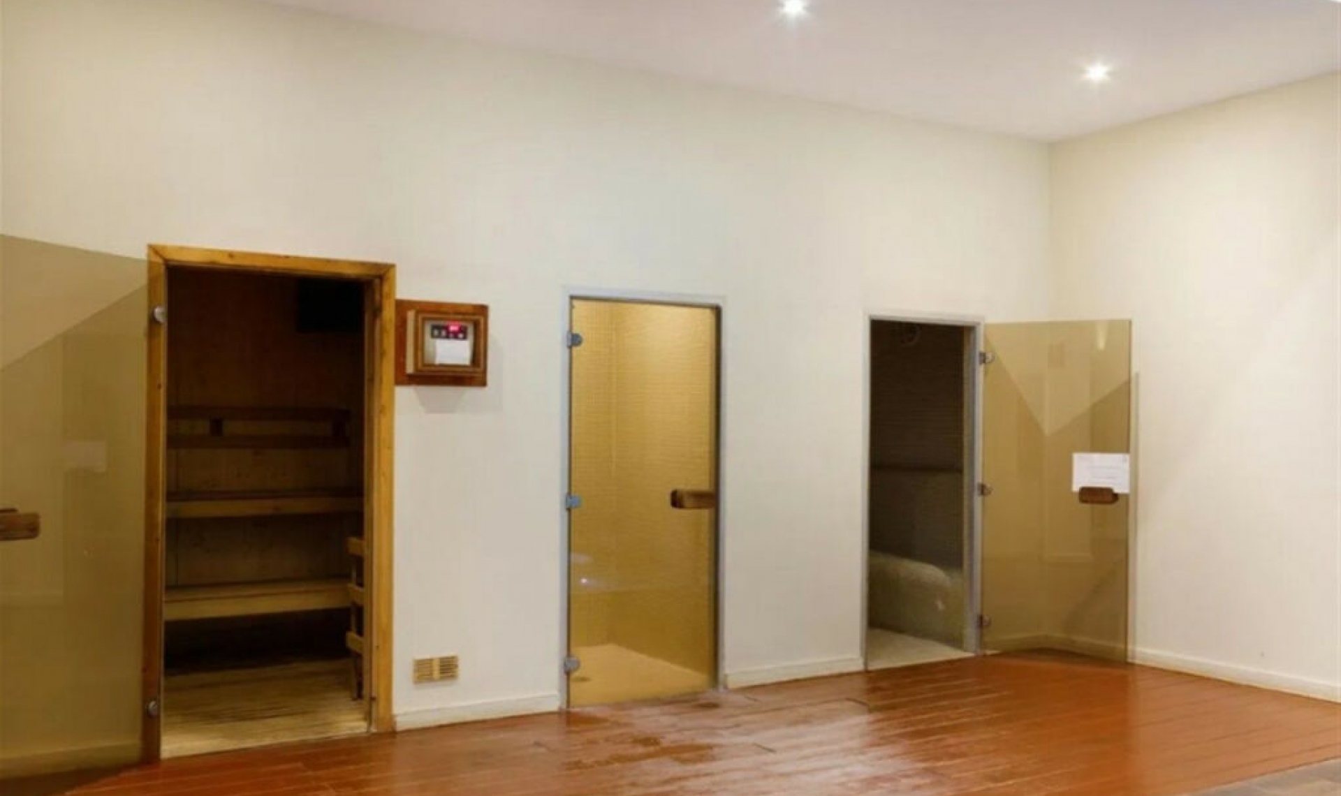 Resale - Apartment -
Estepona