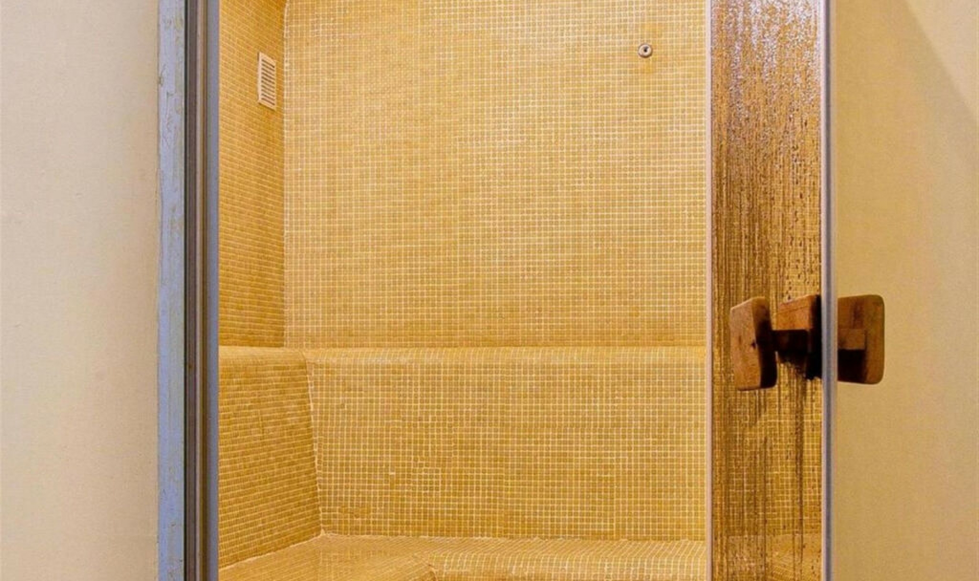 Resale - Apartment -
Estepona