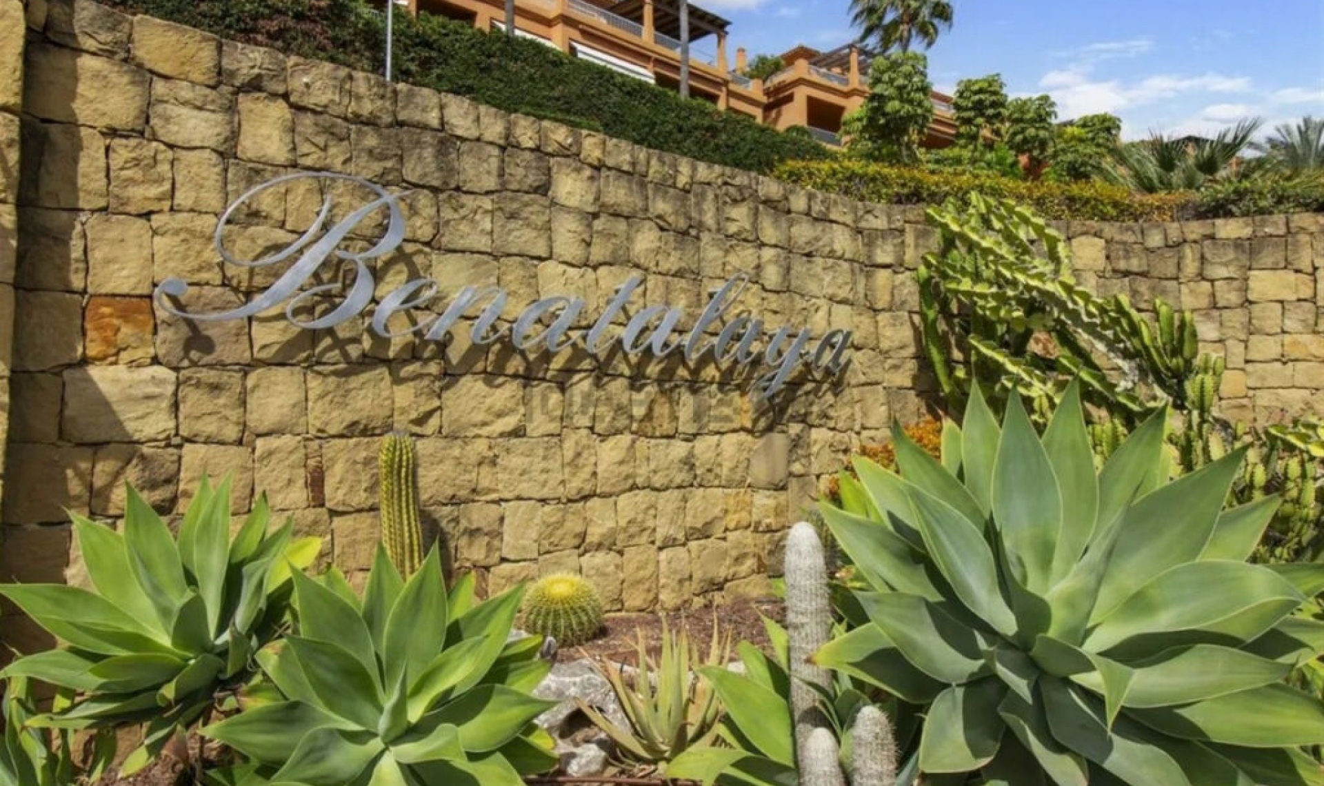 Resale - Apartment -
Estepona