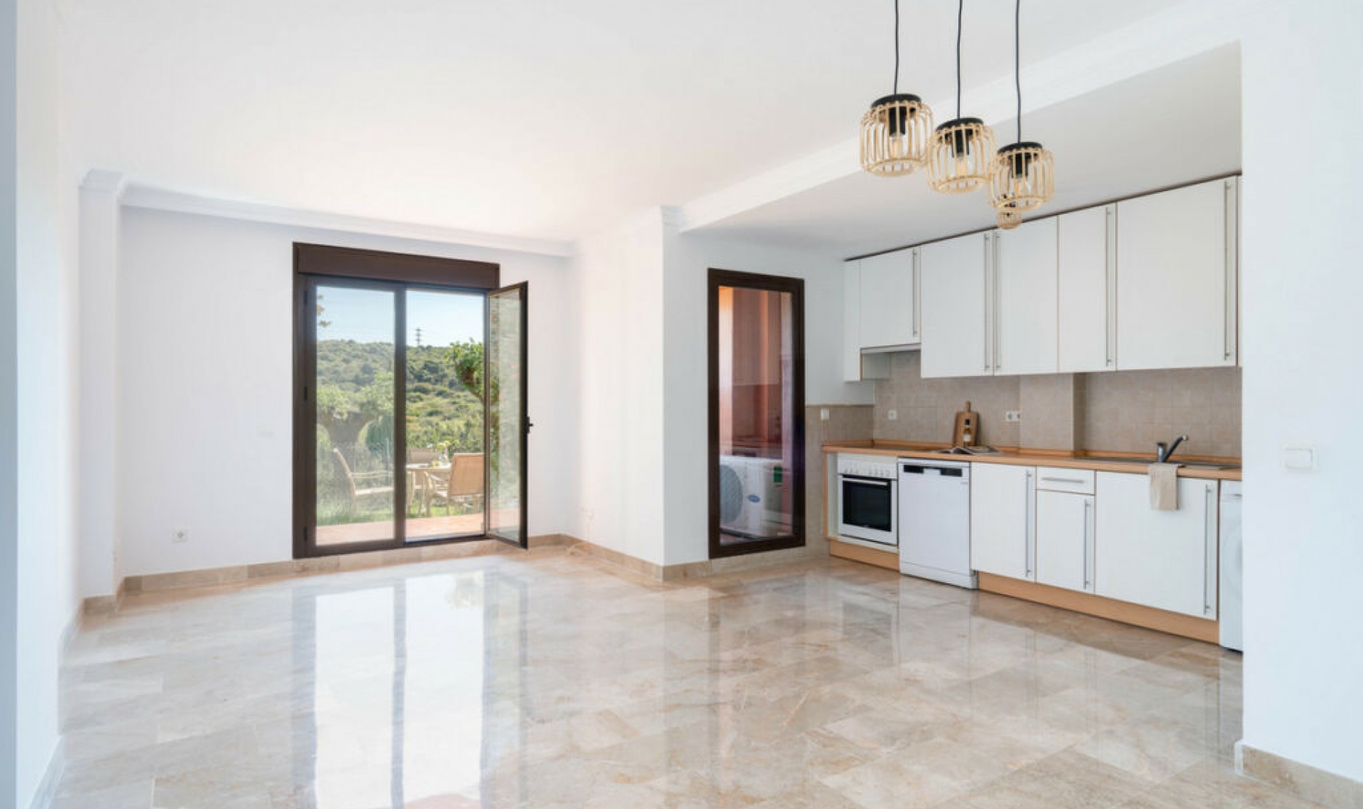 Resale - Apartment -
Estepona