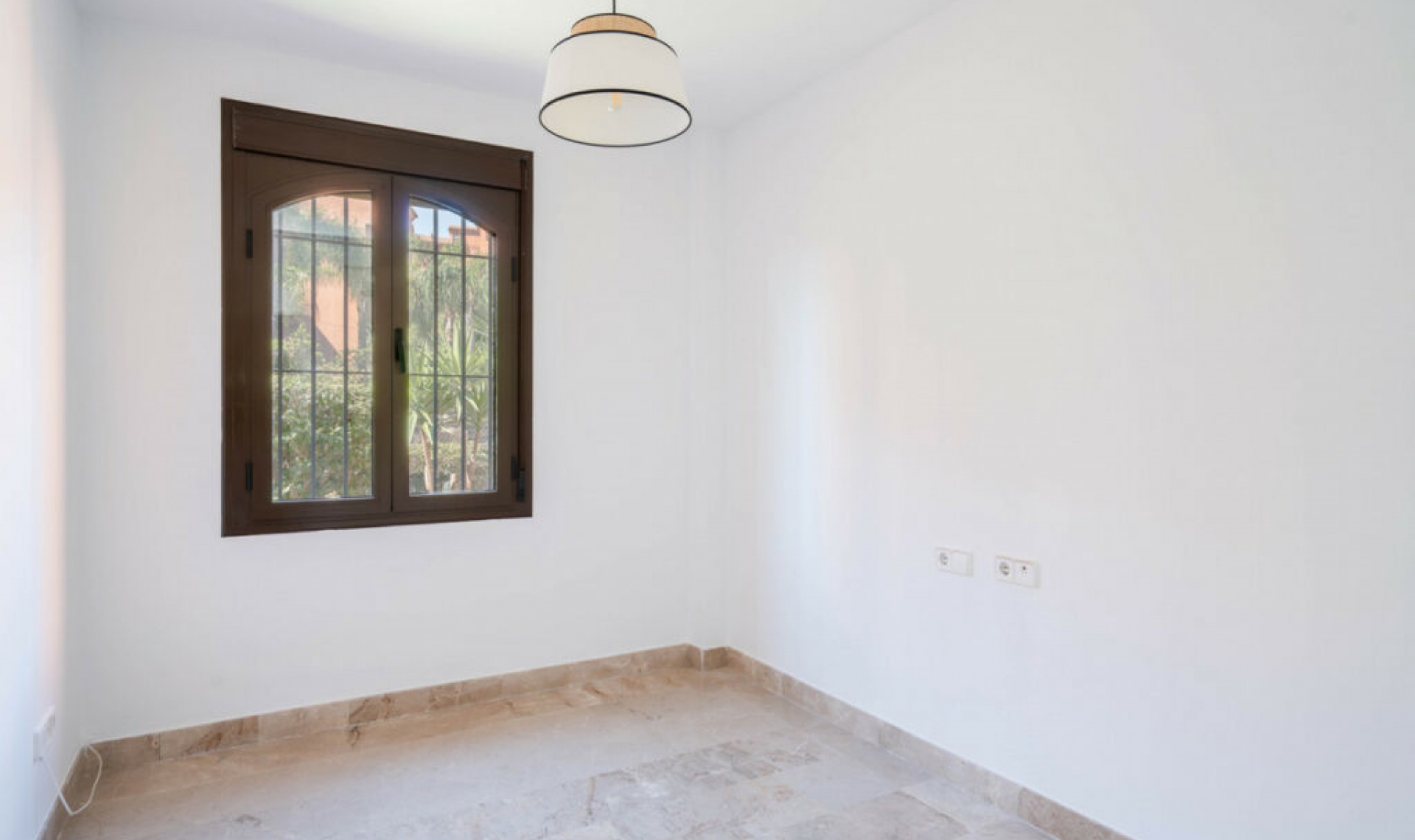 Resale - Apartment -
Estepona