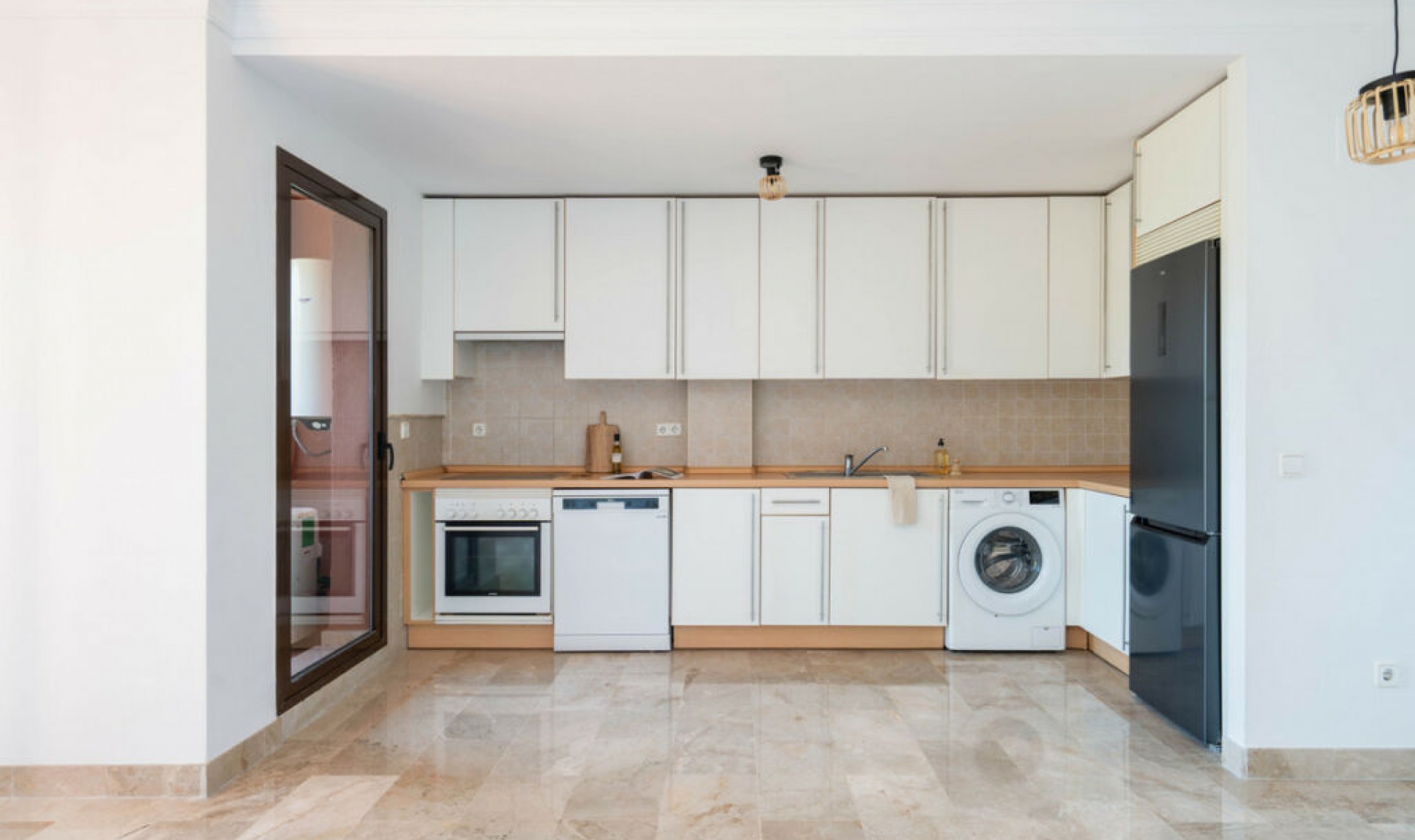 Resale - Apartment -
Estepona