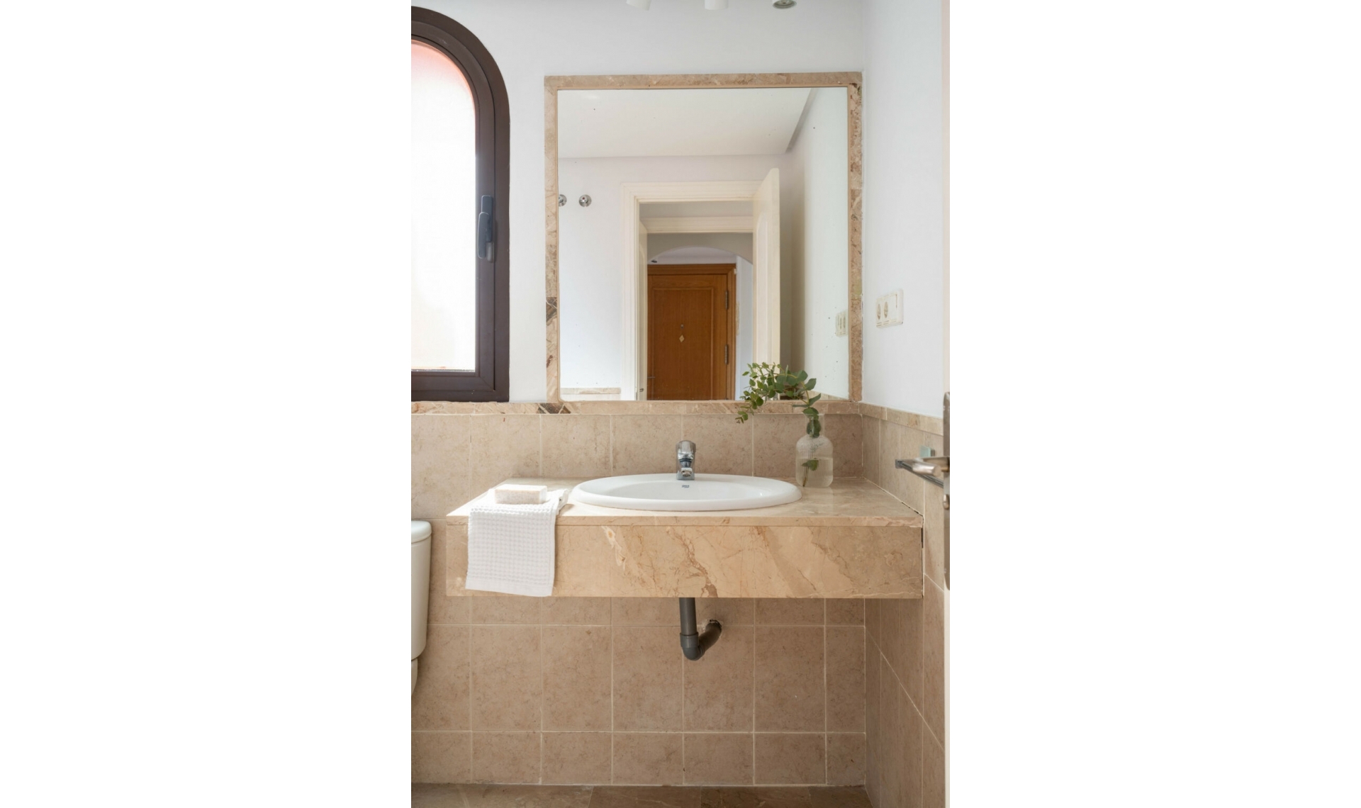 Resale - Apartment -
Estepona
