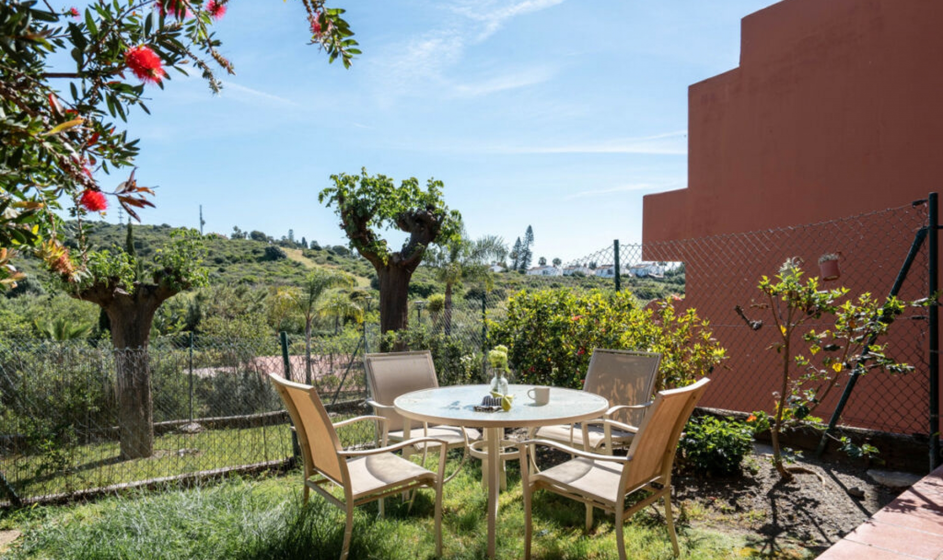 Resale - Apartment -
Estepona