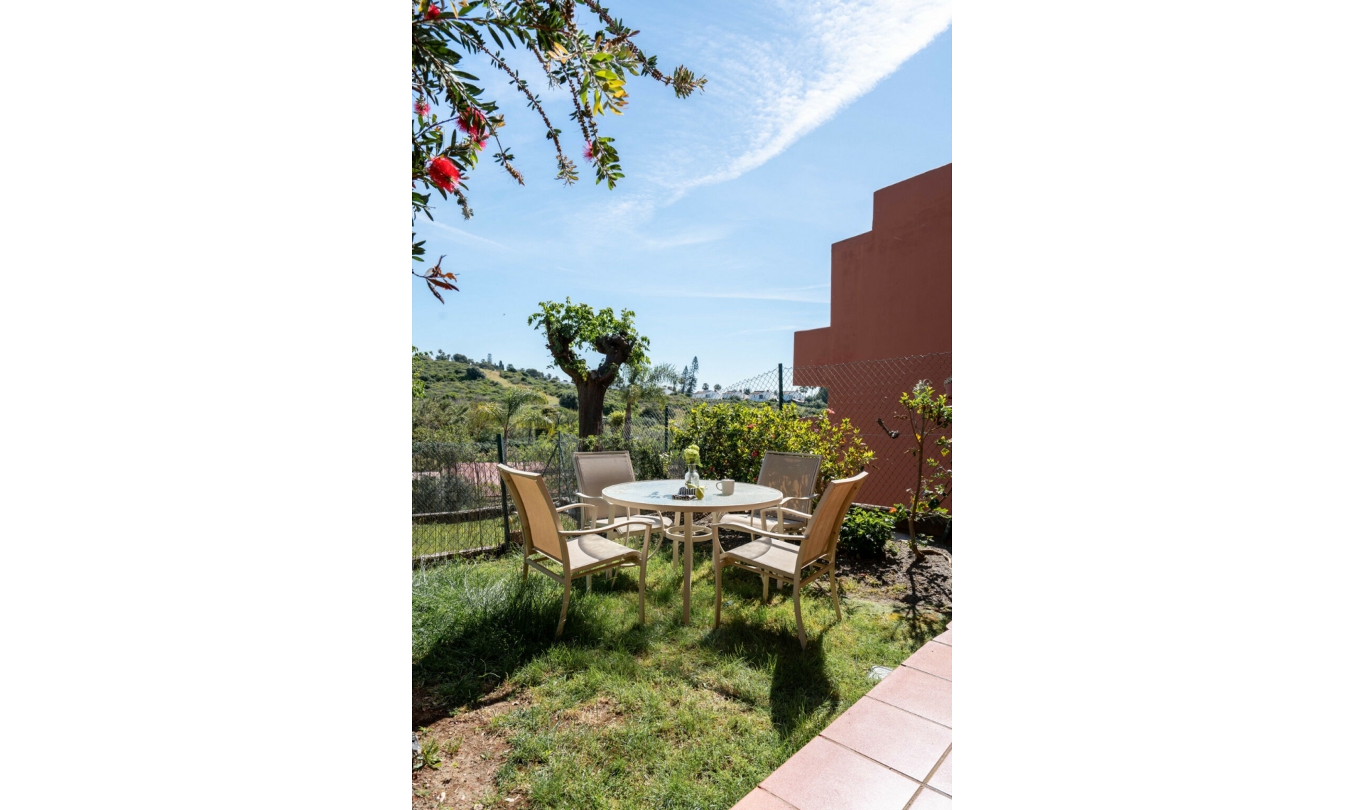 Resale - Apartment -
Estepona