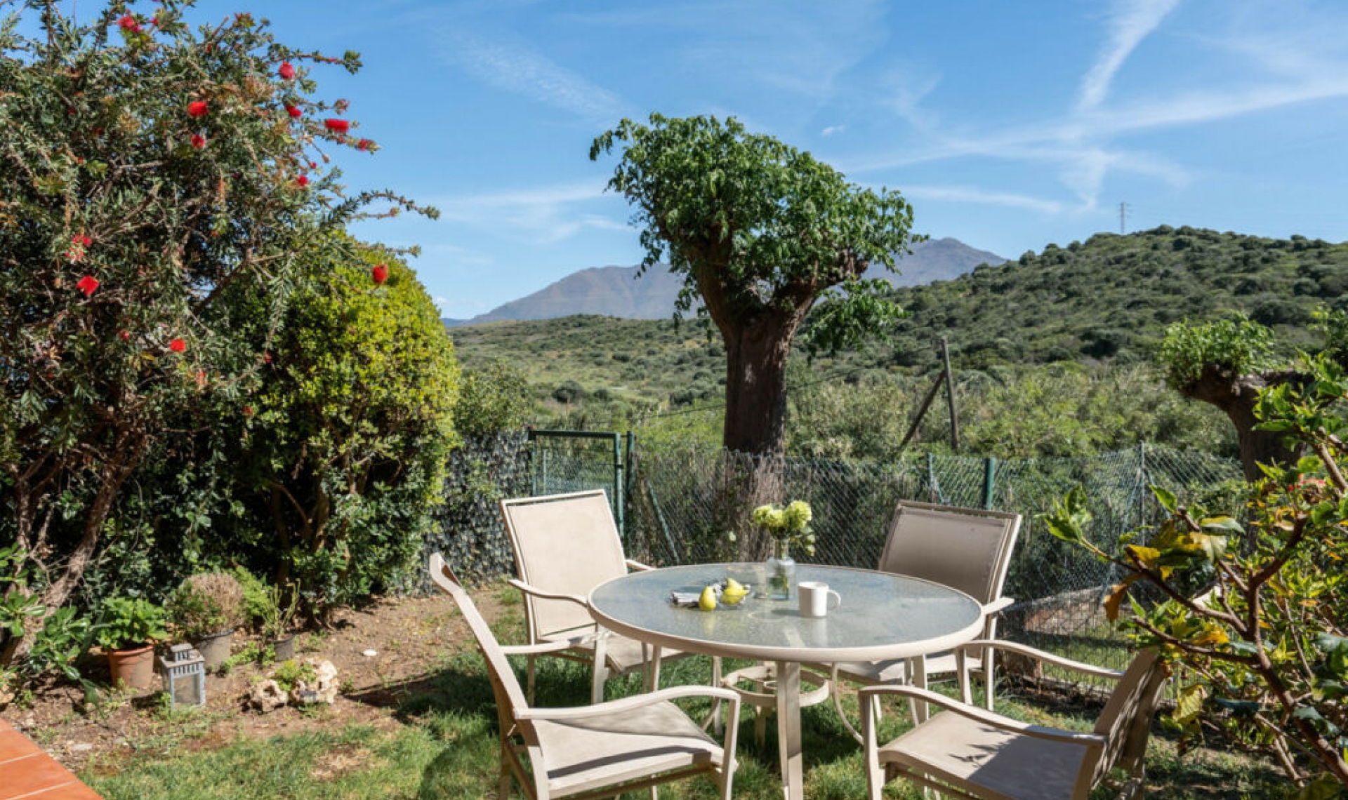 Resale - Apartment -
Estepona
