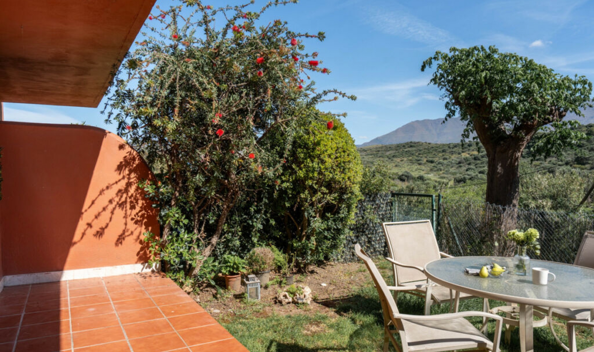 Resale - Apartment -
Estepona