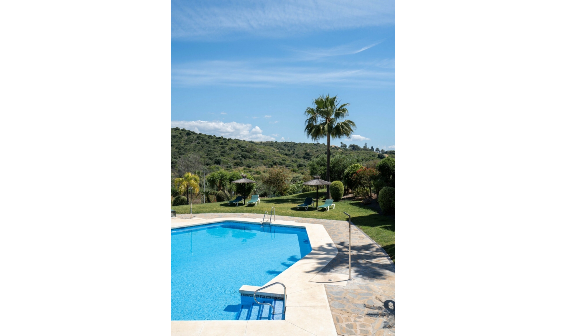 Resale - Apartment -
Estepona