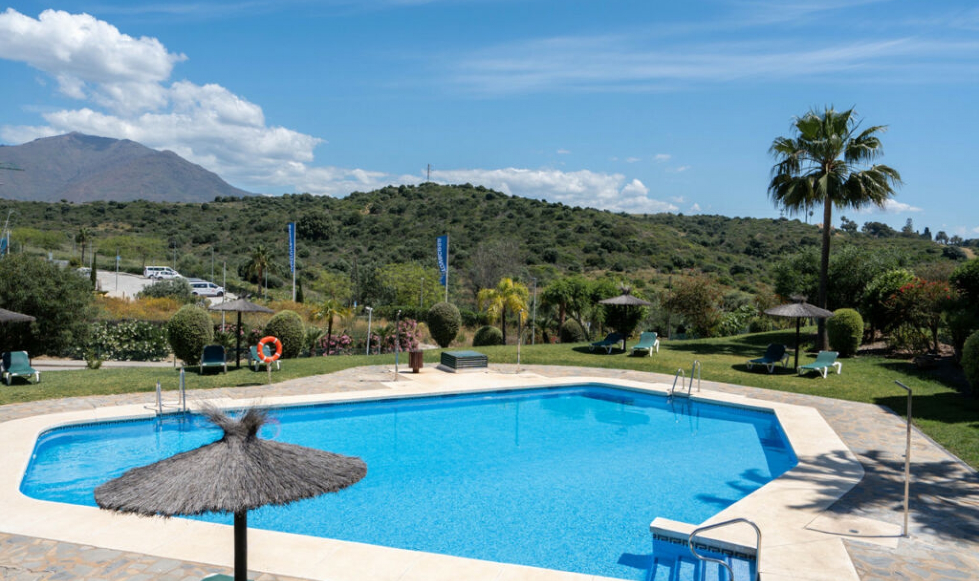Resale - Apartment -
Estepona