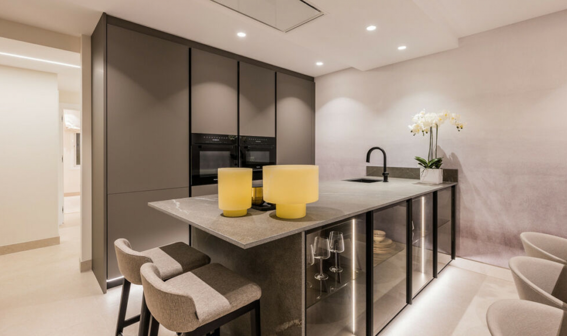 Resale - Apartment -
Estepona