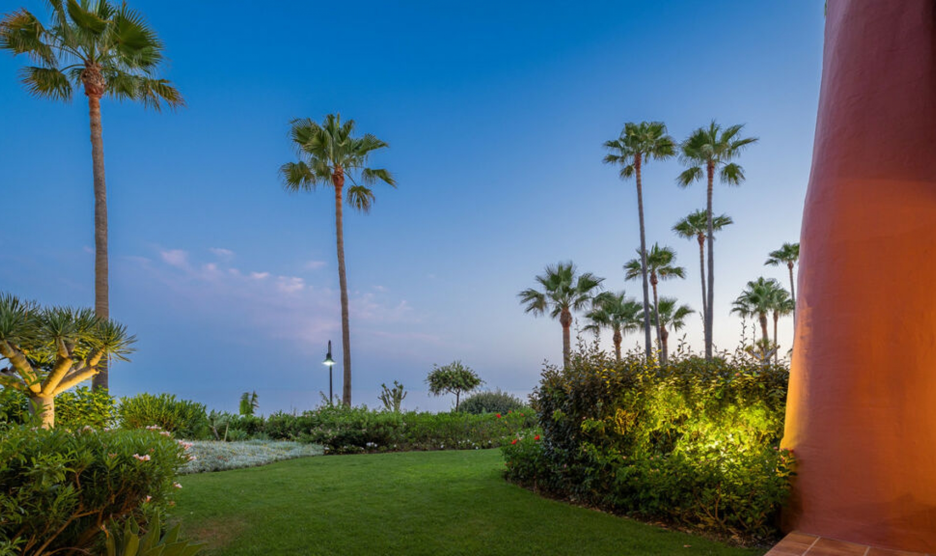 Resale - Apartment -
Estepona
