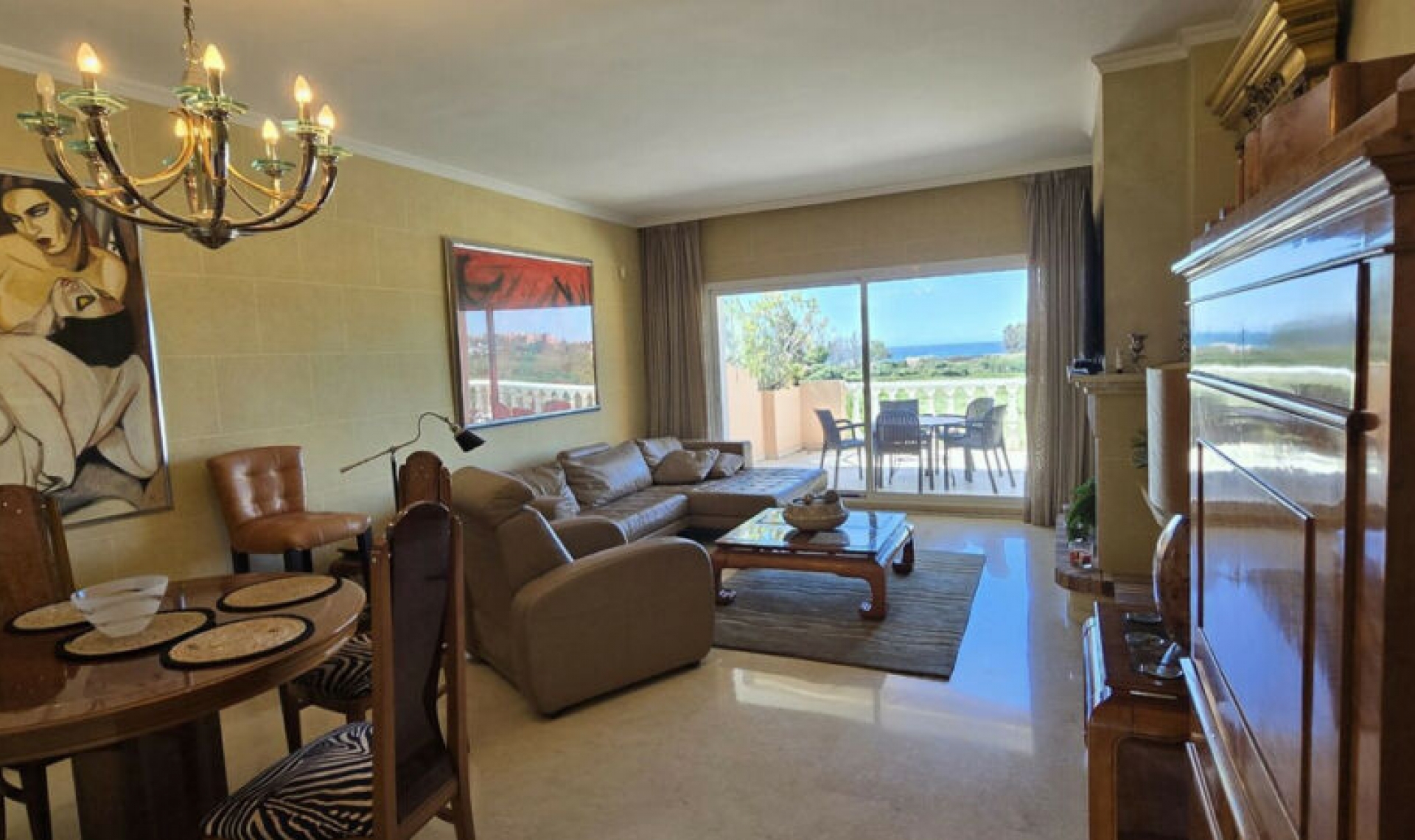 Resale - Apartment -
Estepona