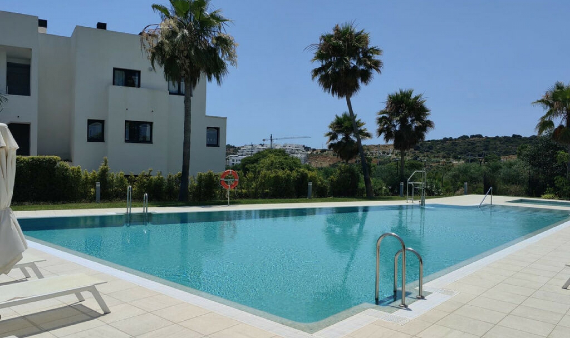 Resale - Apartment -
Estepona