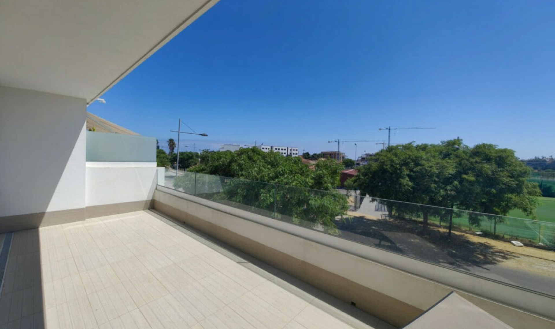 Resale - Apartment -
Estepona