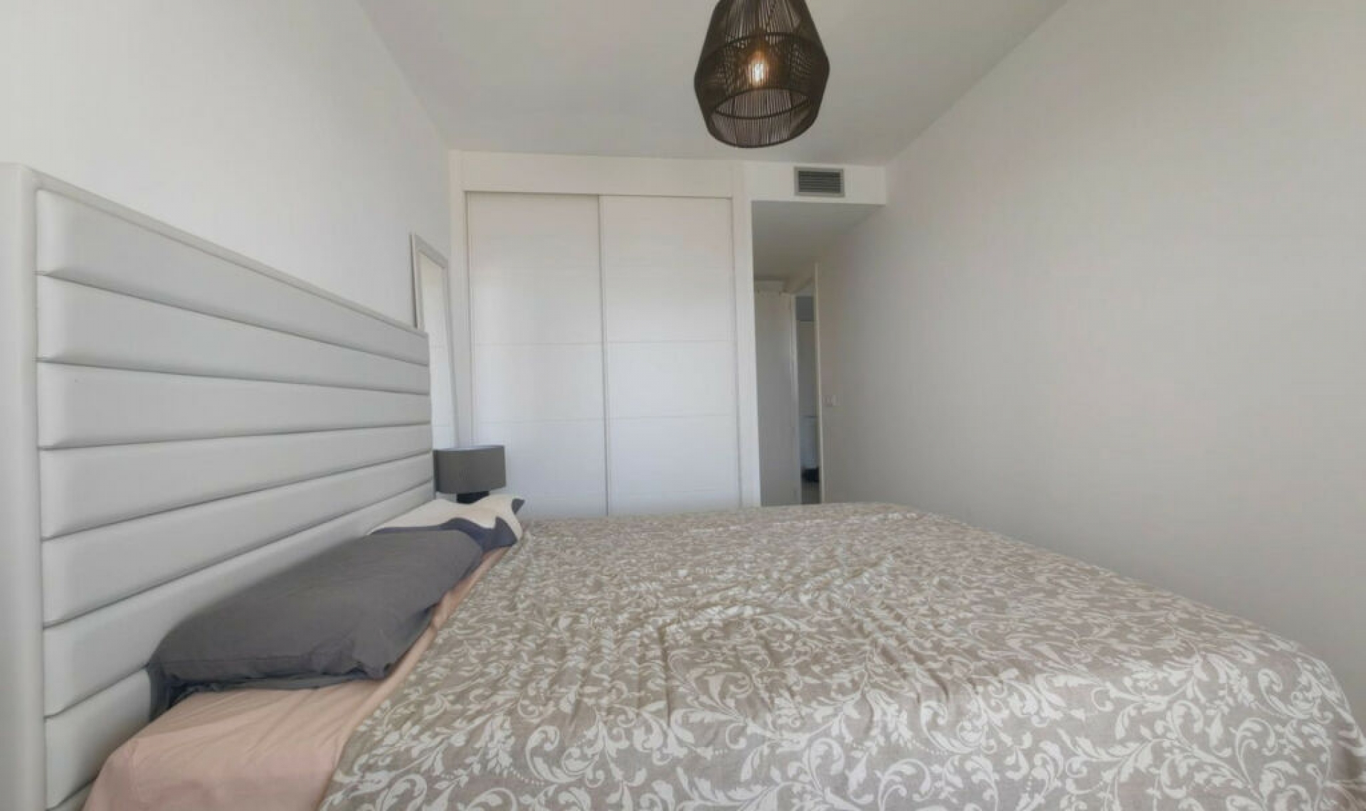 Resale - Apartment -
Estepona