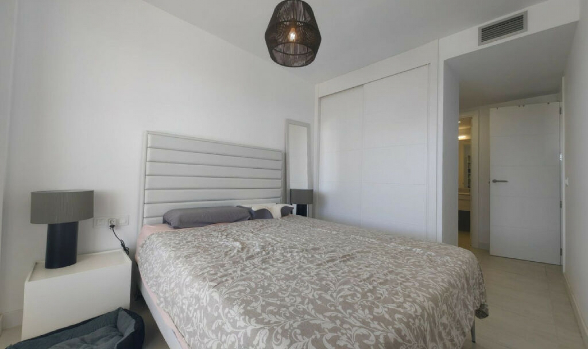 Resale - Apartment -
Estepona