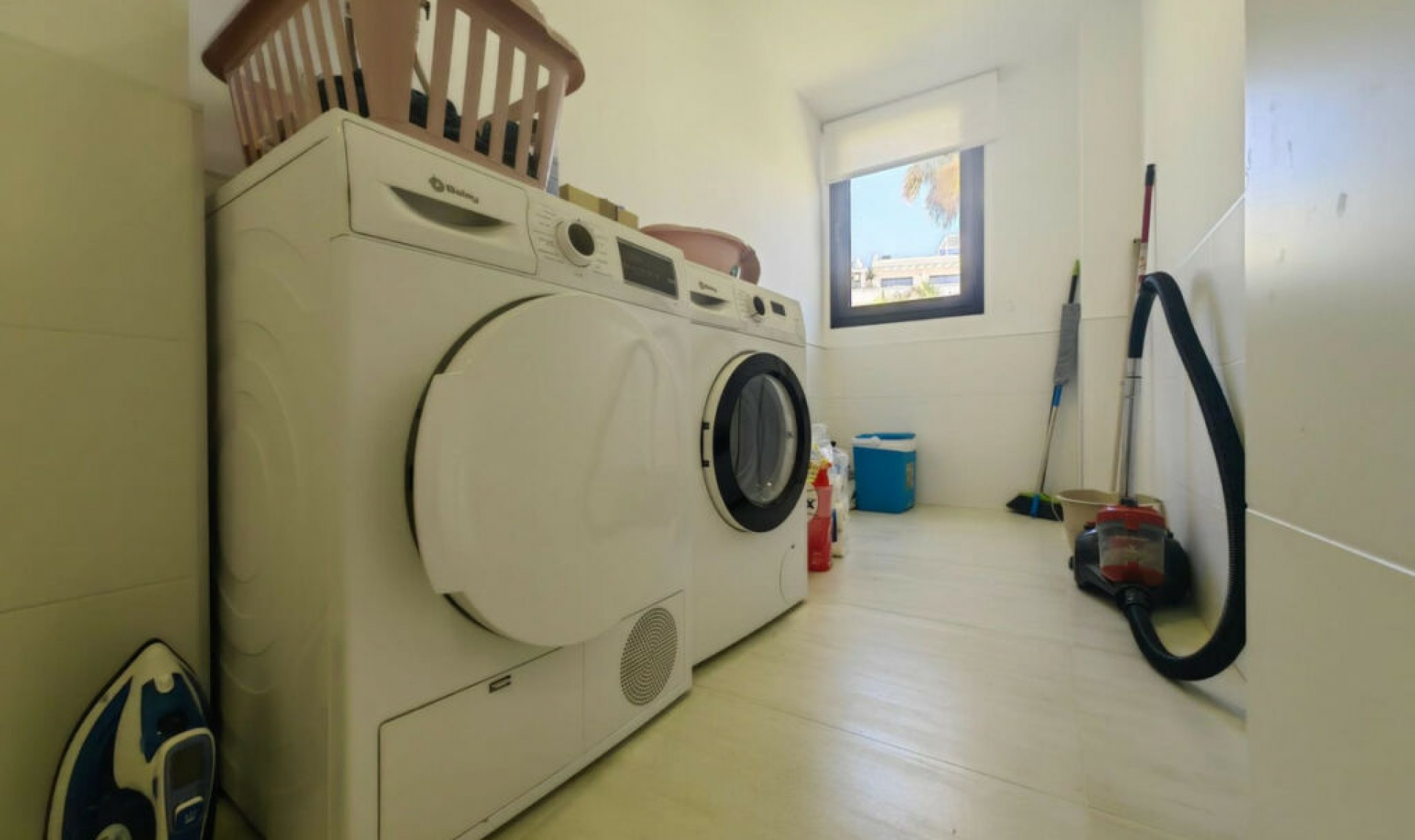 Resale - Apartment -
Estepona