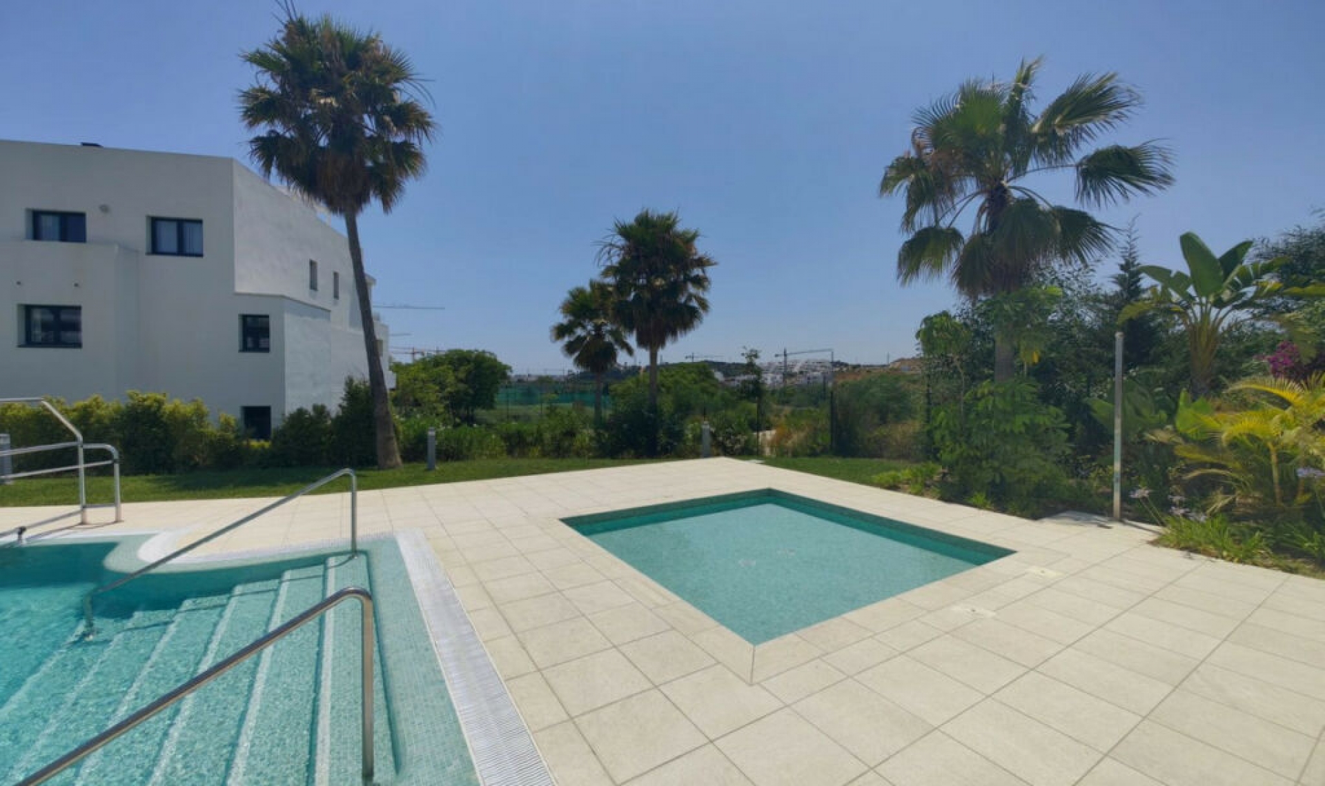 Resale - Apartment -
Estepona