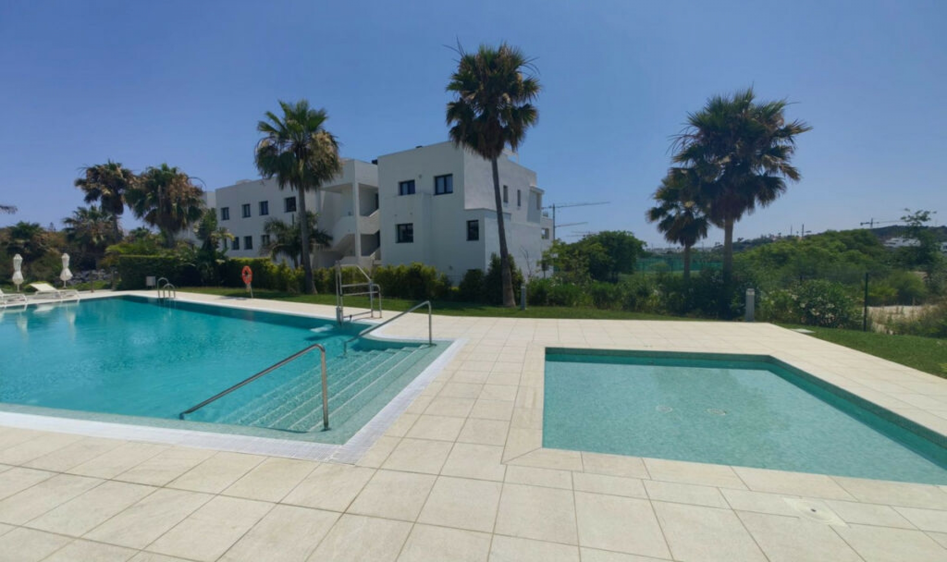 Resale - Apartment -
Estepona