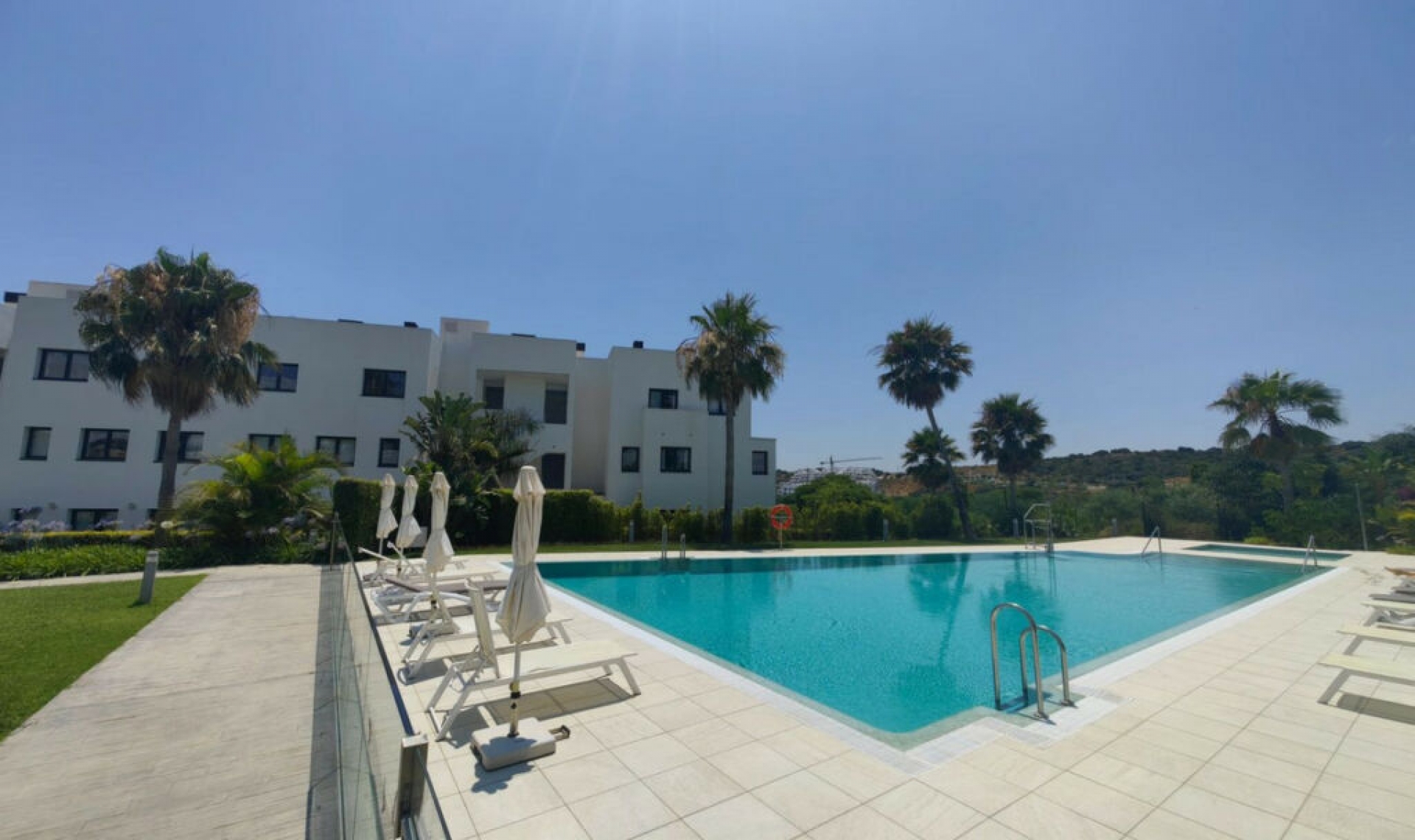 Resale - Apartment -
Estepona